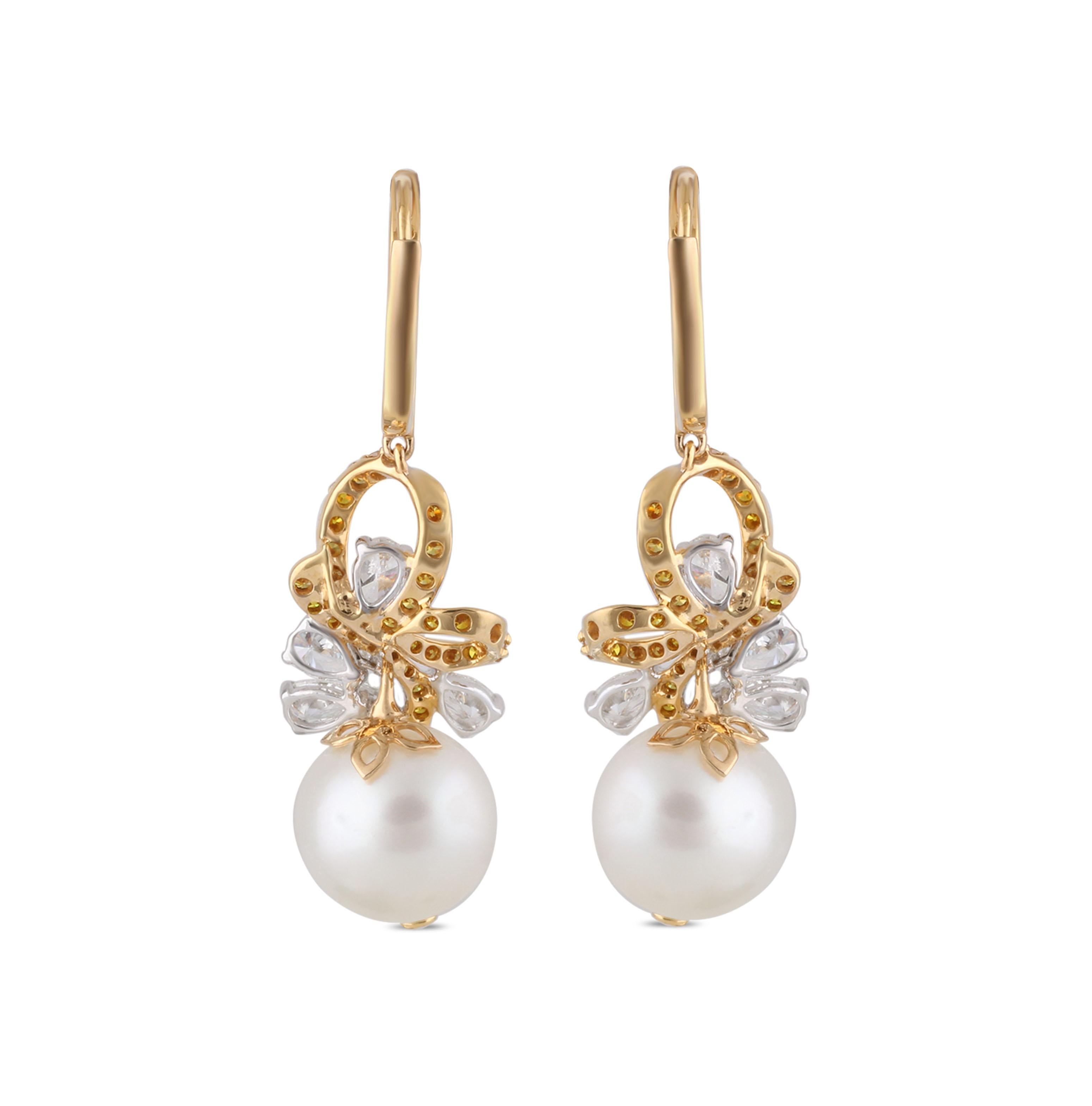 Studio Rêves Diamond Bow with Lever-Back Dangling Pearl Earrings in 18K Gold In New Condition In Mumbai, Maharashtra