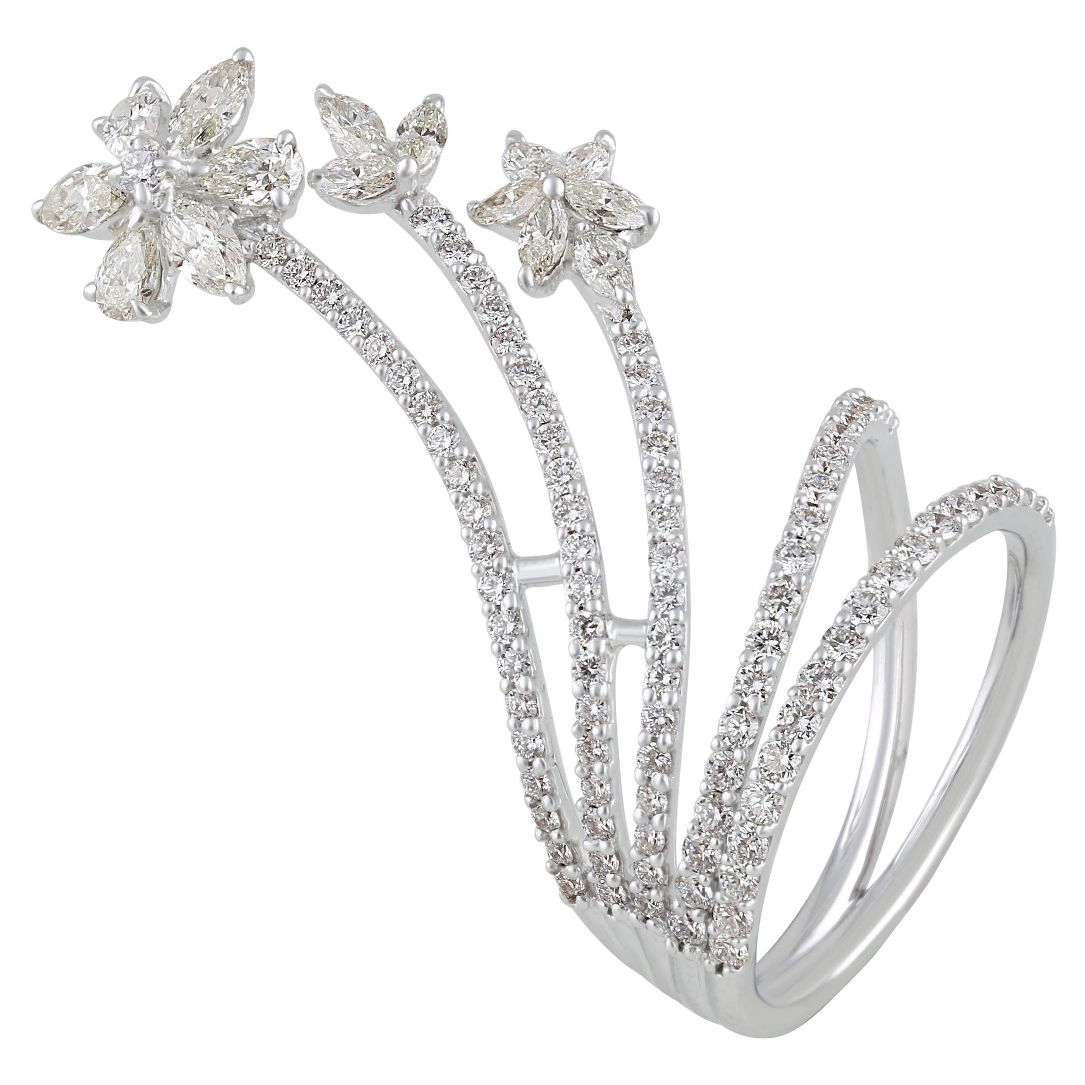 Studio Rêves Diamond Cluster Ring in 18 Karat Gold