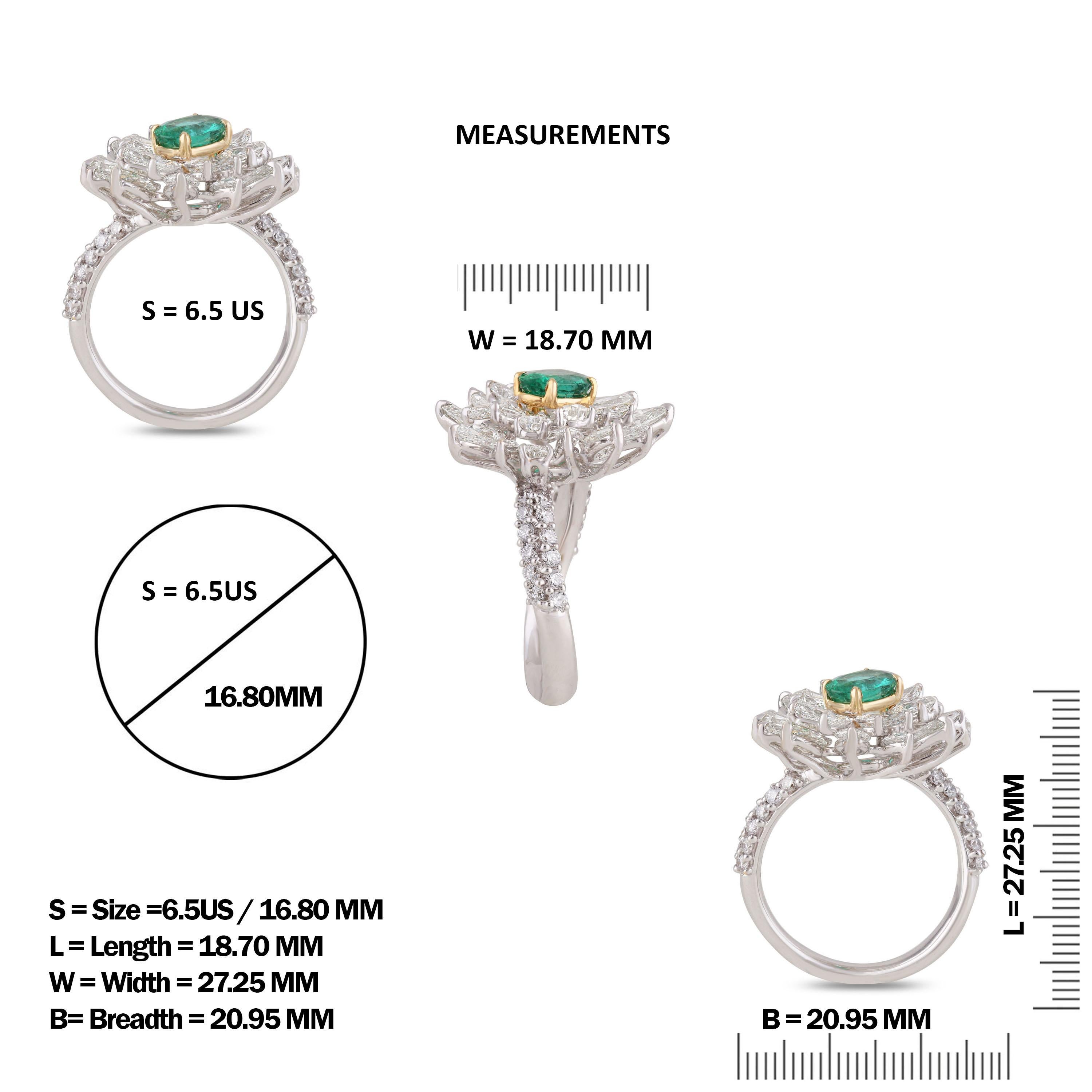 Modern Studio Rêves Diamond Cluster Ring with Emerald in 18 Karat White Gold For Sale