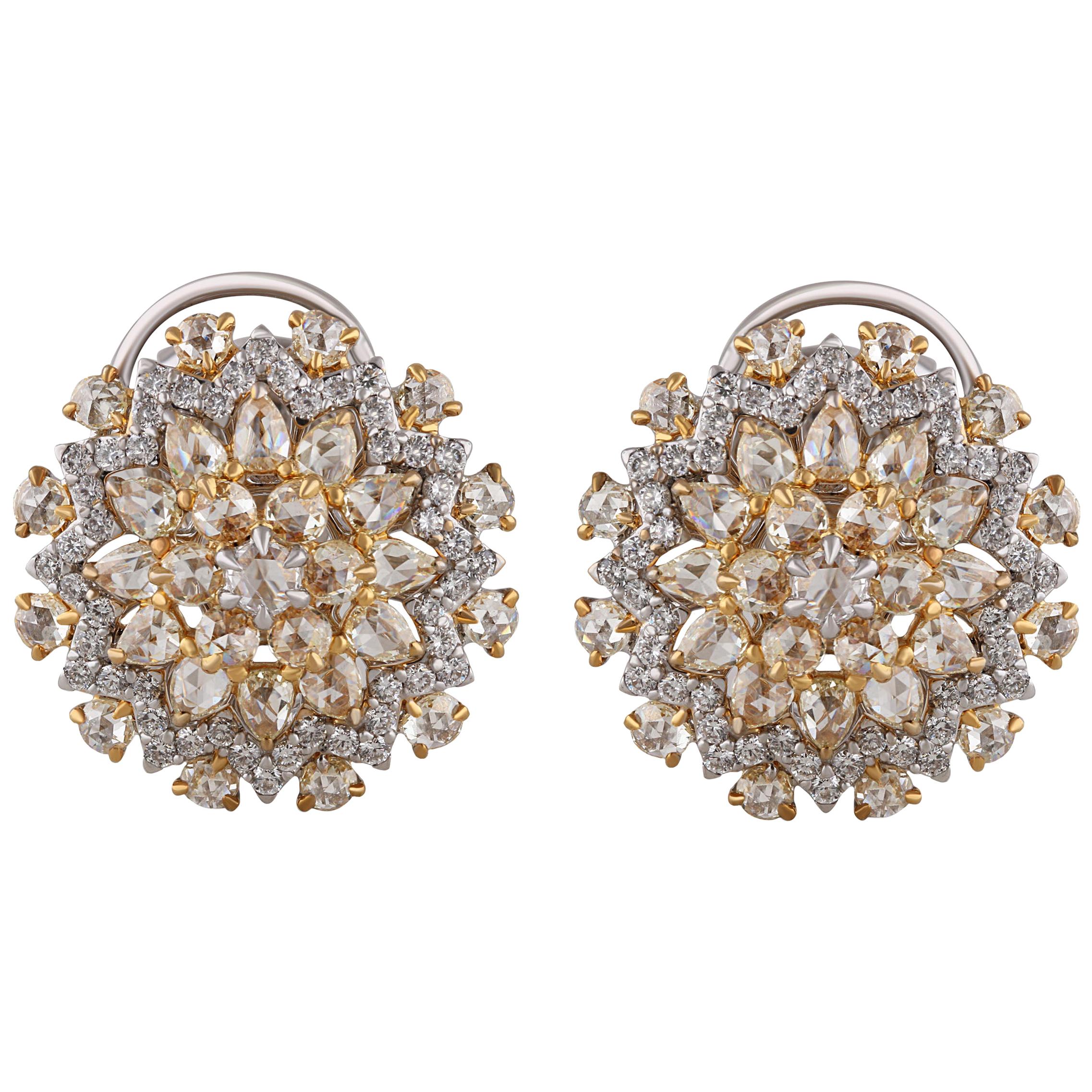 Women's Studio Rêves Diamond Cluster Stud Earrings in 18 Karat Gold For Sale