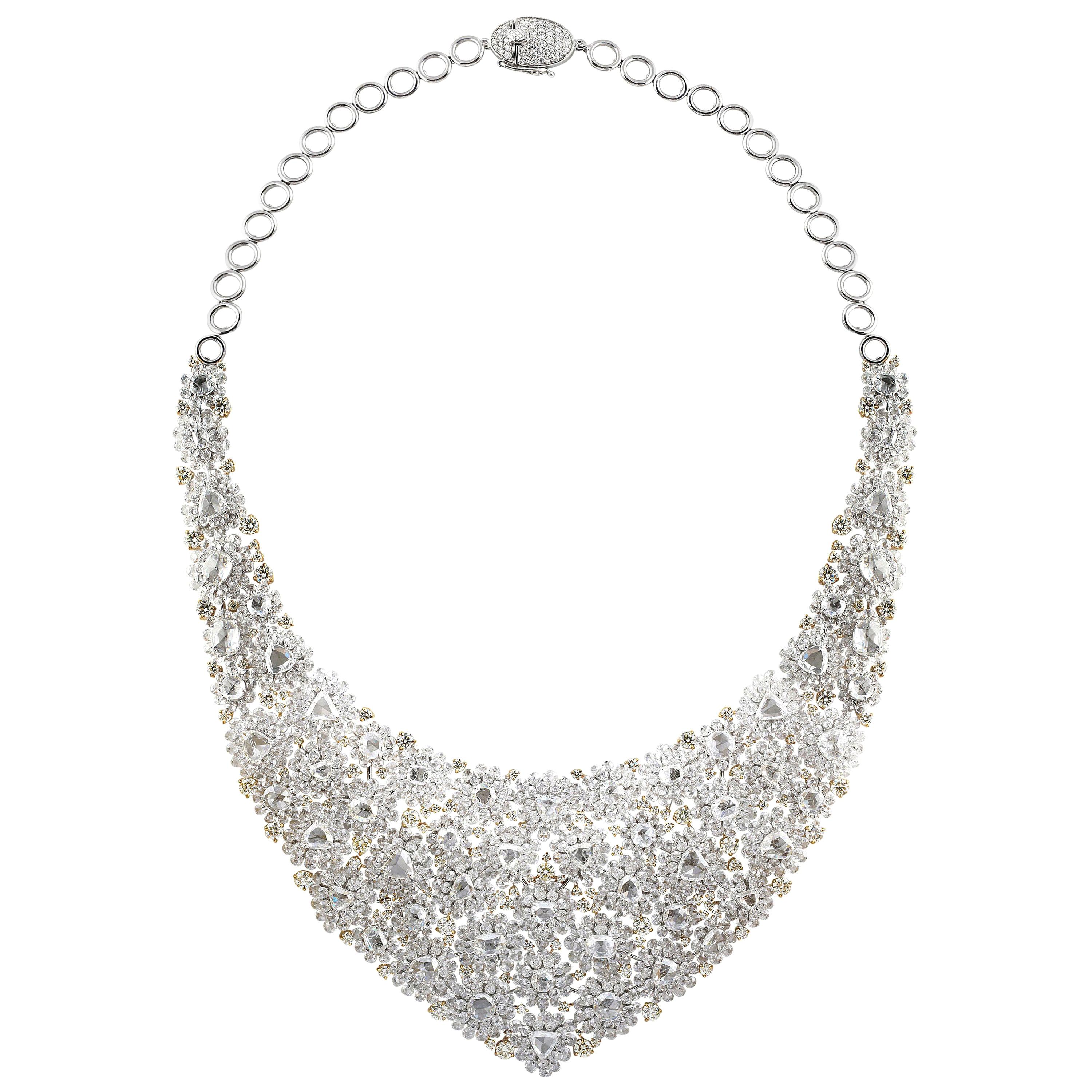 Studio Rêves Collier tapis de diamants en or 18 carats et grappes de diamants en vente