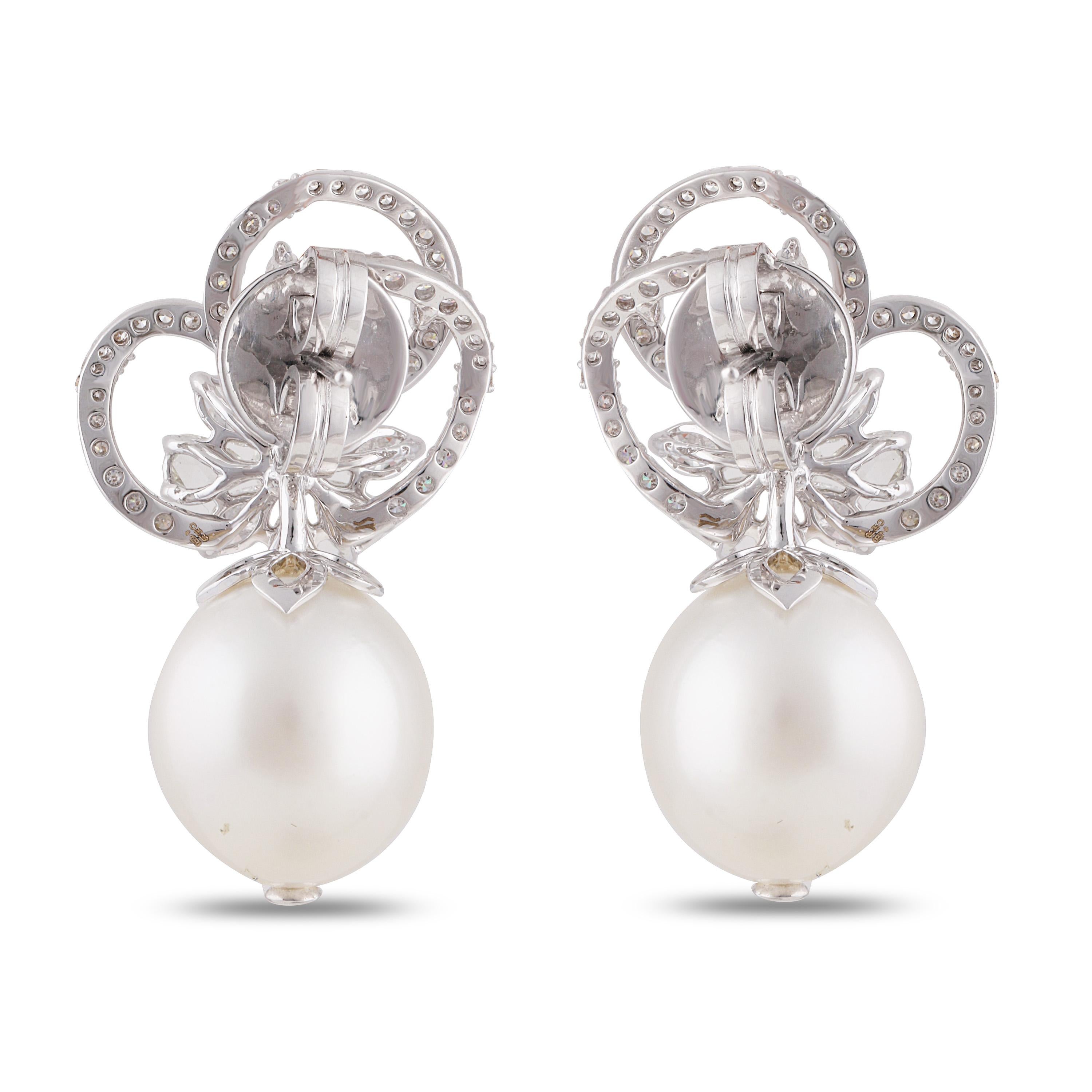 Studio Rêves Diamond Floral Earrings with Pearls in 18 Karat Gold For Sale 1