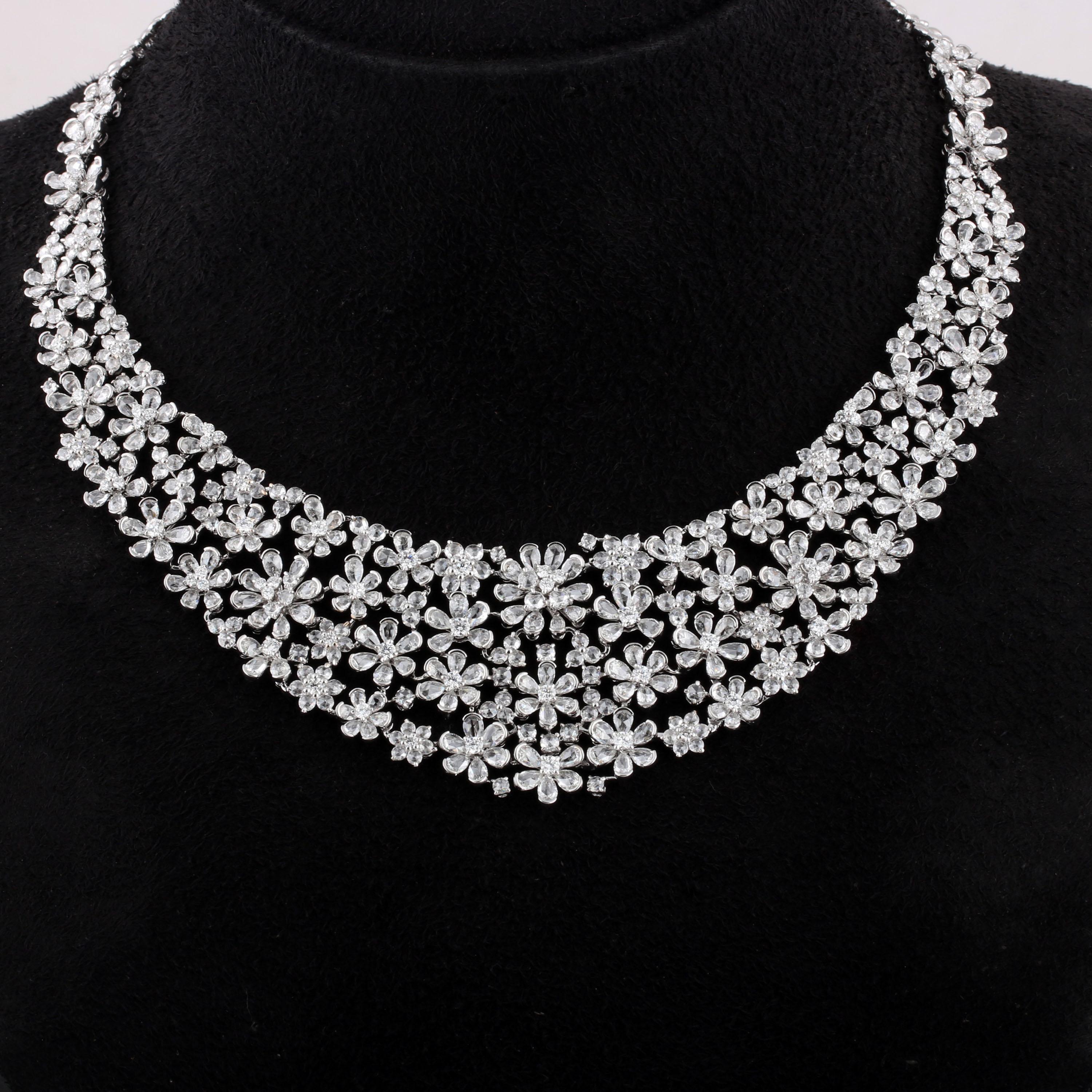 Studio Rêves Diamond Floral Necklace in 18 Karat Gold For Sale 1