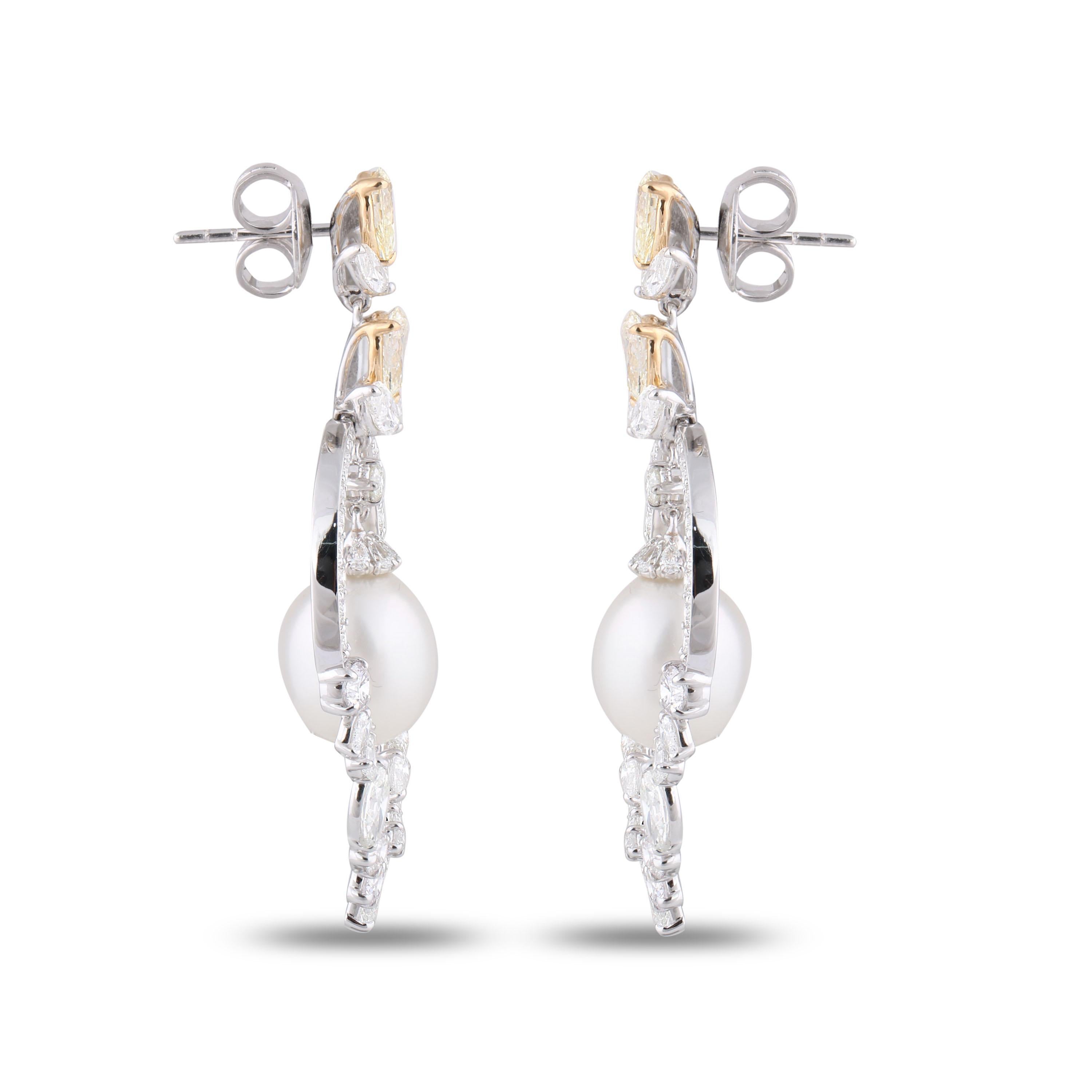 Studio Rêves Diamond Pearl Dangling Earrings in 18 Karat White Gold For Sale 1