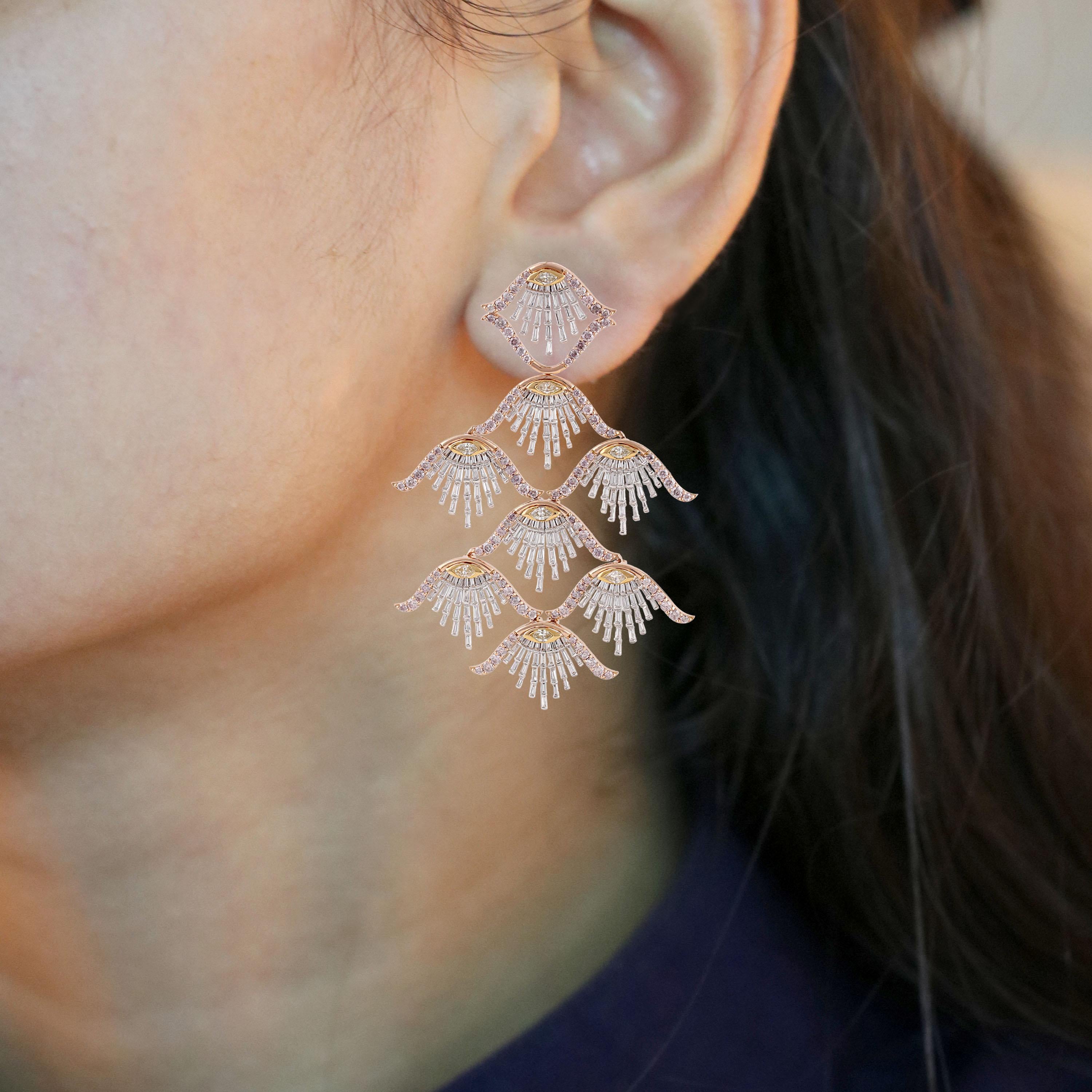 Contemporary Studio Rêves Diamond Shell Dangling Earrings in 18 Karat Gold For Sale