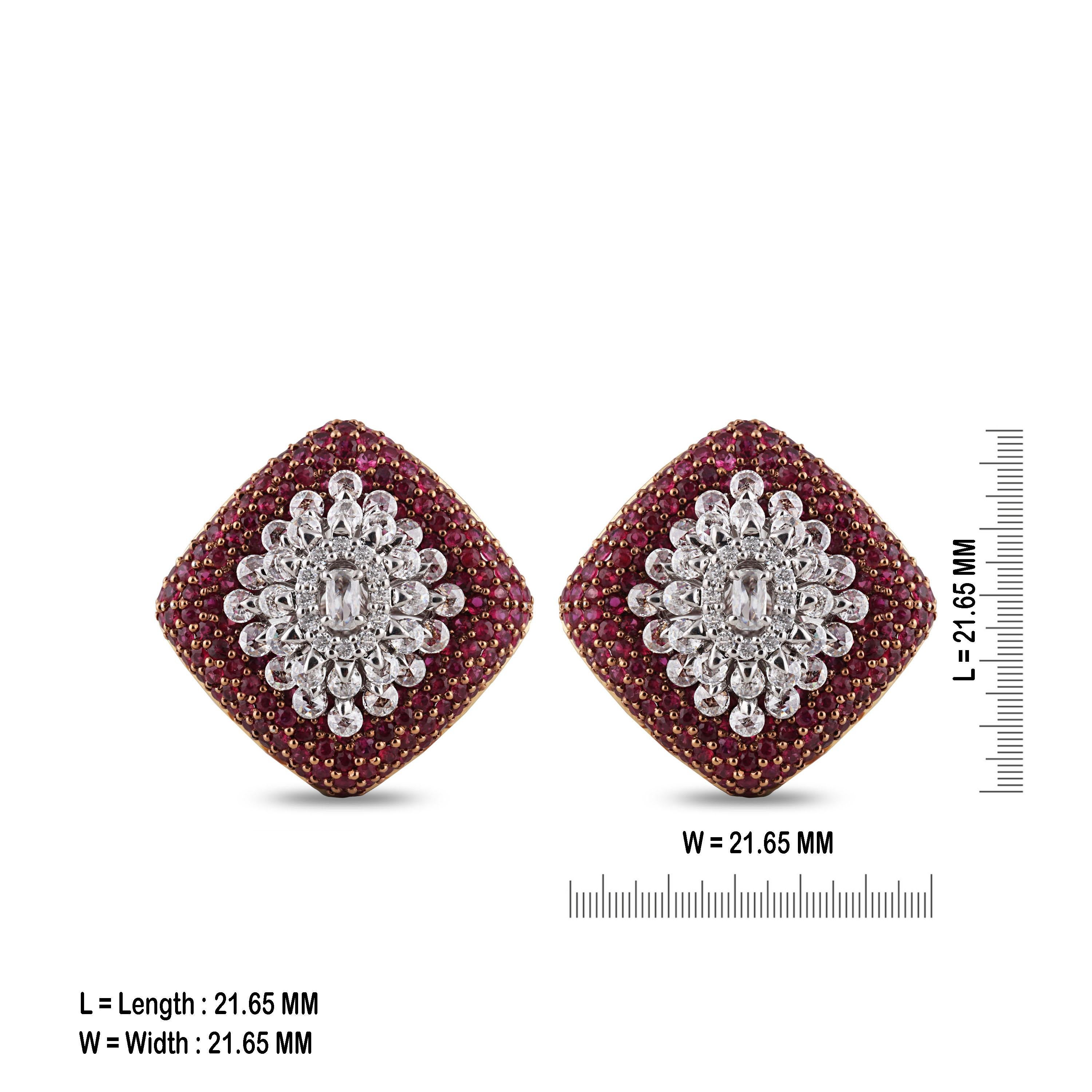 Studio Rêves Diamond Snowflake Stud Earrings with a Bed of Rubies in 18K Gold In New Condition For Sale In Mumbai, Maharashtra