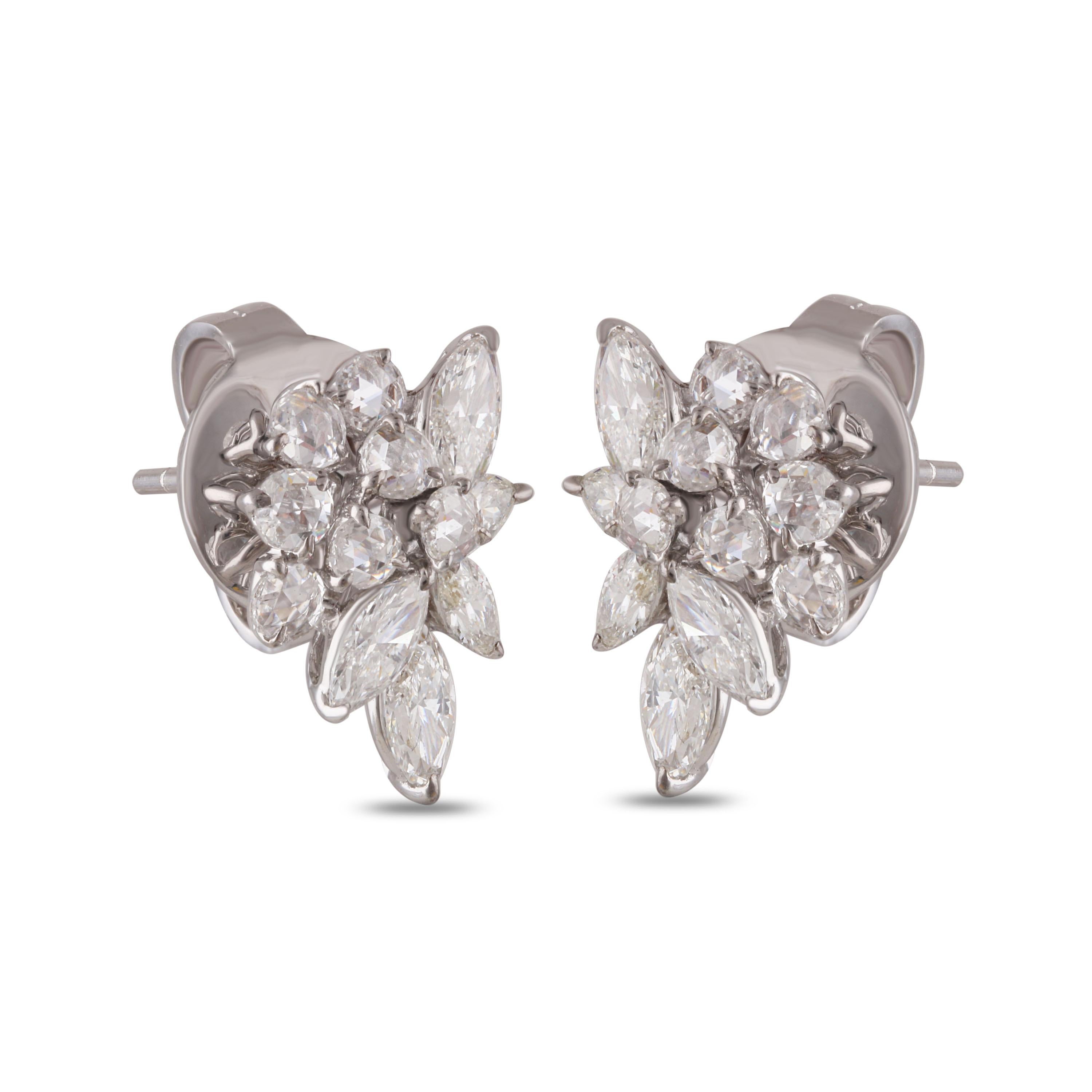 Studio Rêves Diamond Snowflakes Stud Earrings in 18 Karat White Gold For Sale 1