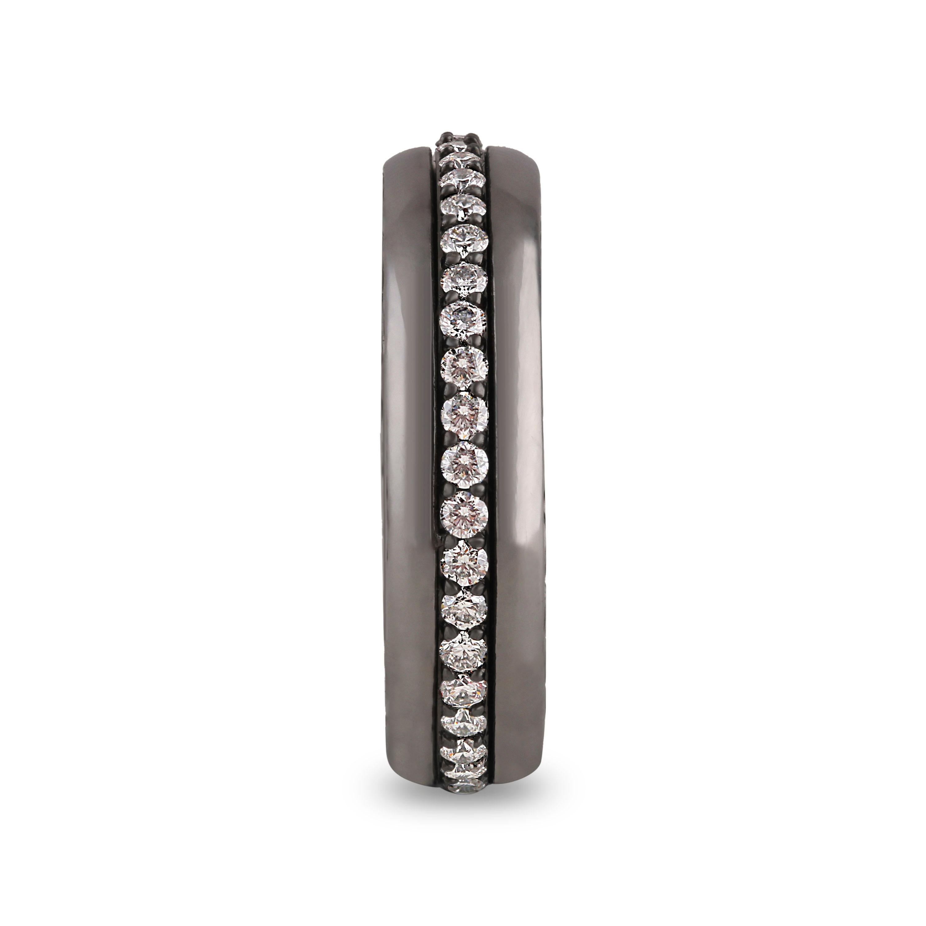 Taille ronde Studio Rêves Bague noire cloutée de diamants en or 18 carats et titane en vente