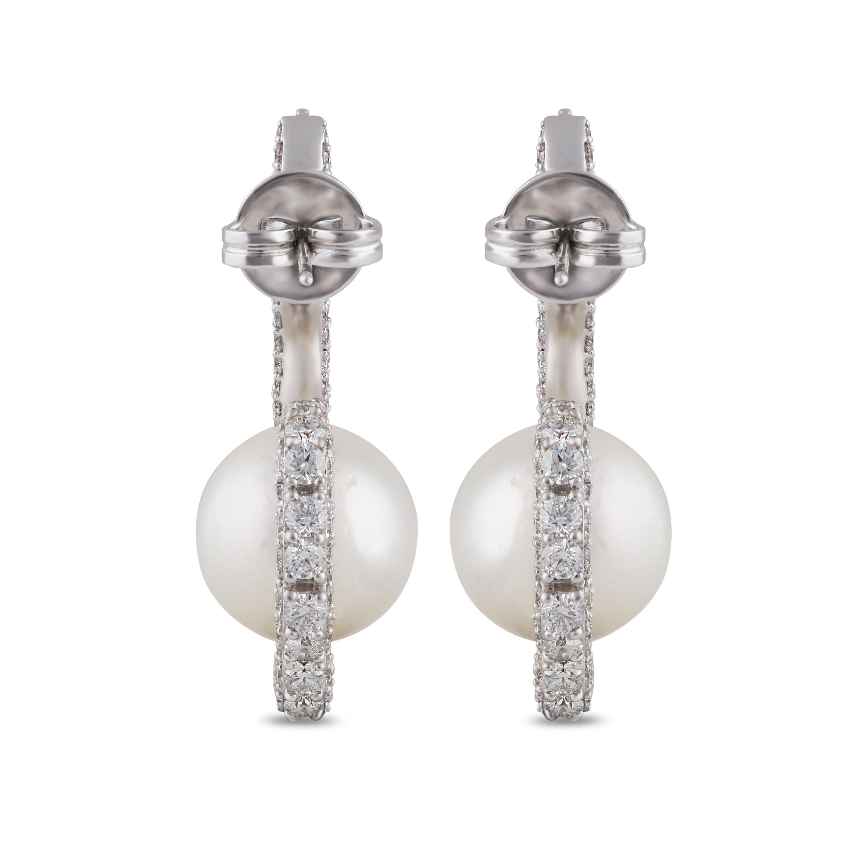 Studio Rêves Diamond with Pearl Stud Earrings in 18 Karat White Gold For Sale 1