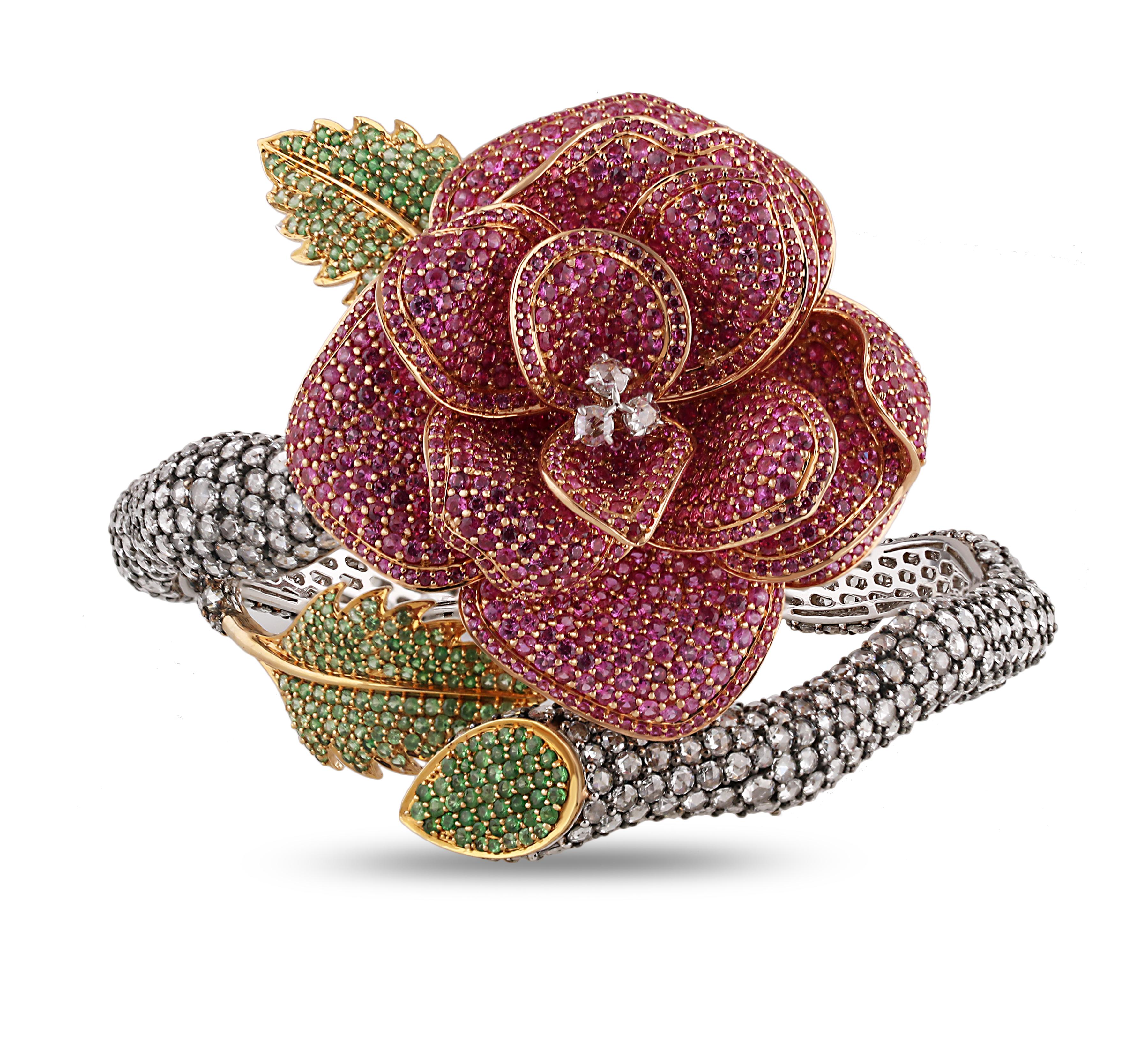 Women's Studio Rêves Diamond with Pink Sapphire Rose Bracelet in 18 Karat Gold For Sale