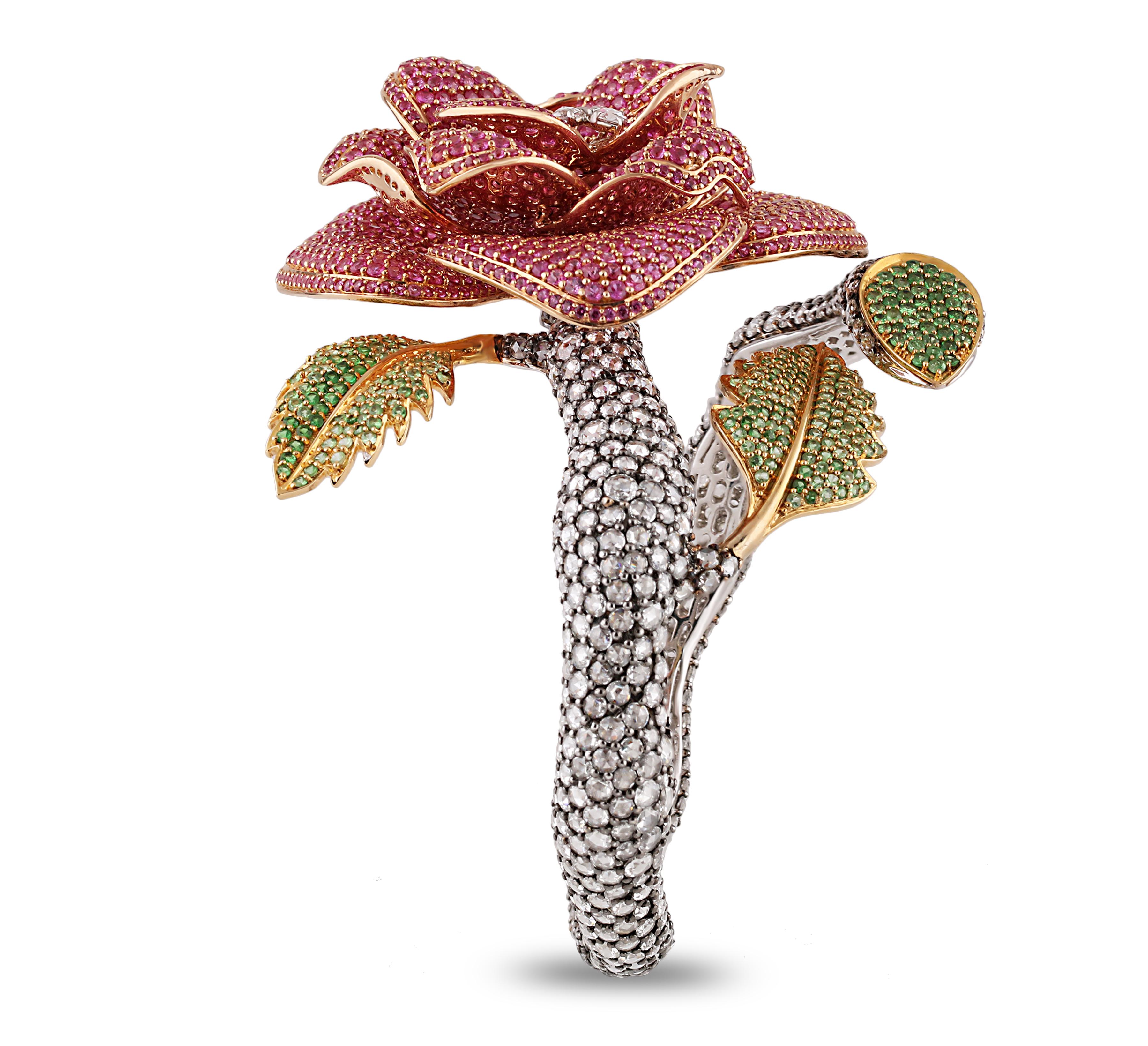 Studio Rêves Diamond with Pink Sapphire Rose Bracelet in 18 Karat Gold For Sale 1