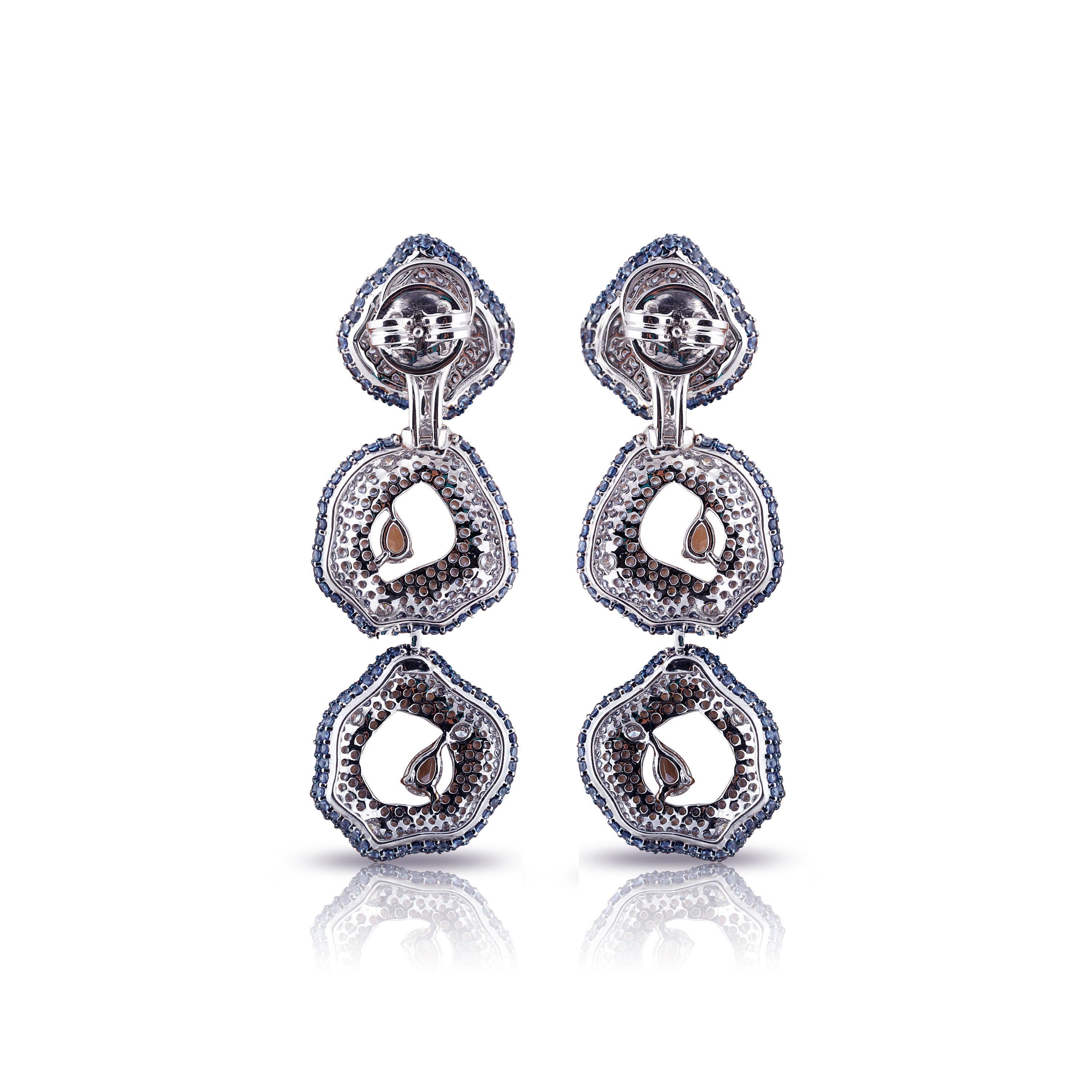 Studio Rêves Diamonds and Blue Sapphire Dangling Earrings in 18 Karat White Gold For Sale 1