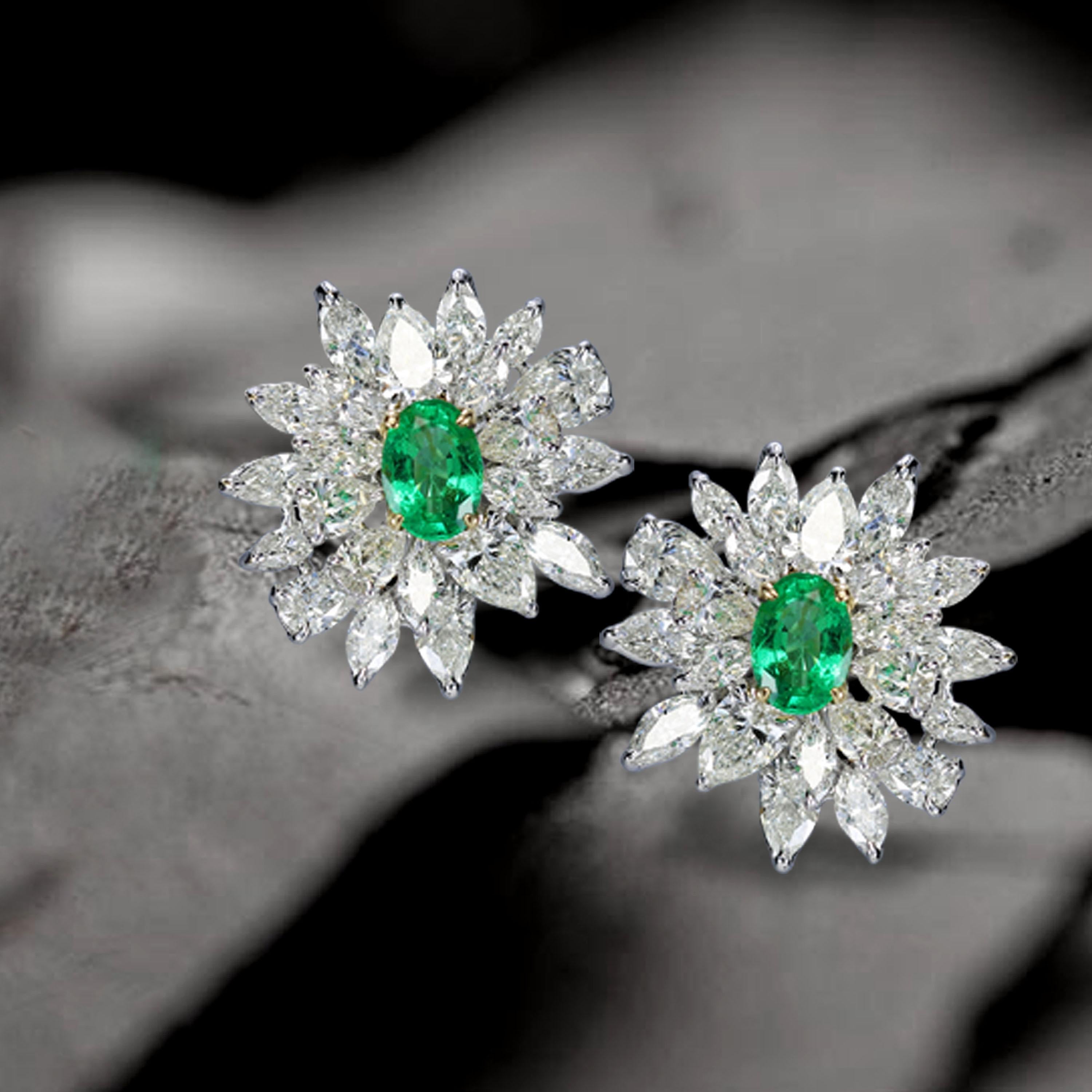 Studio Rêves Diamonds and Emerald Stud Earrings in 18 Karat Gold Damen im Angebot