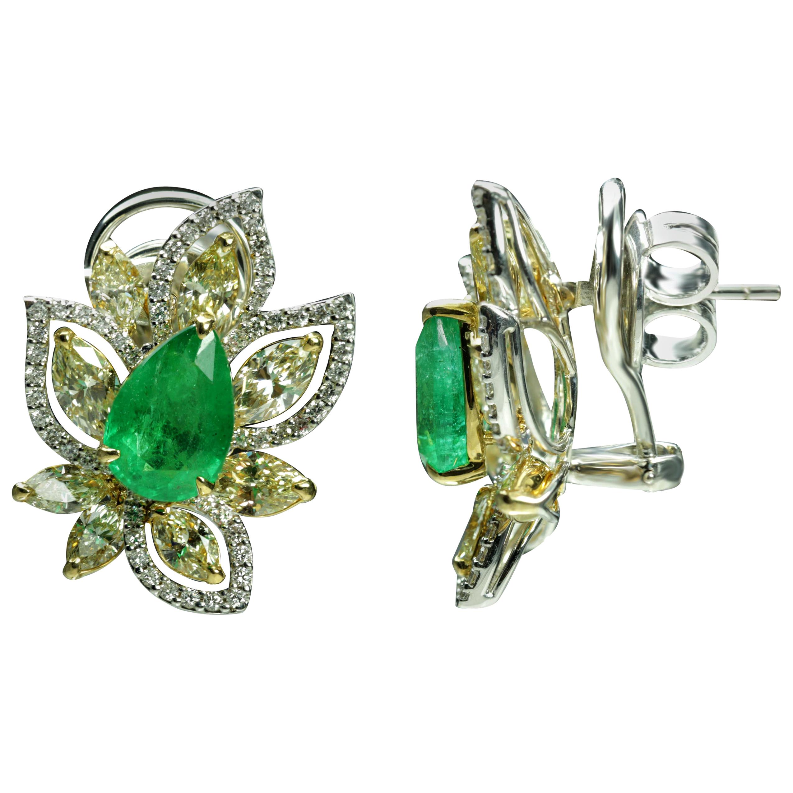 Studio Rêves Diamonds and Emeralds Clip-On Earrings in 18 Karat Gold For Sale