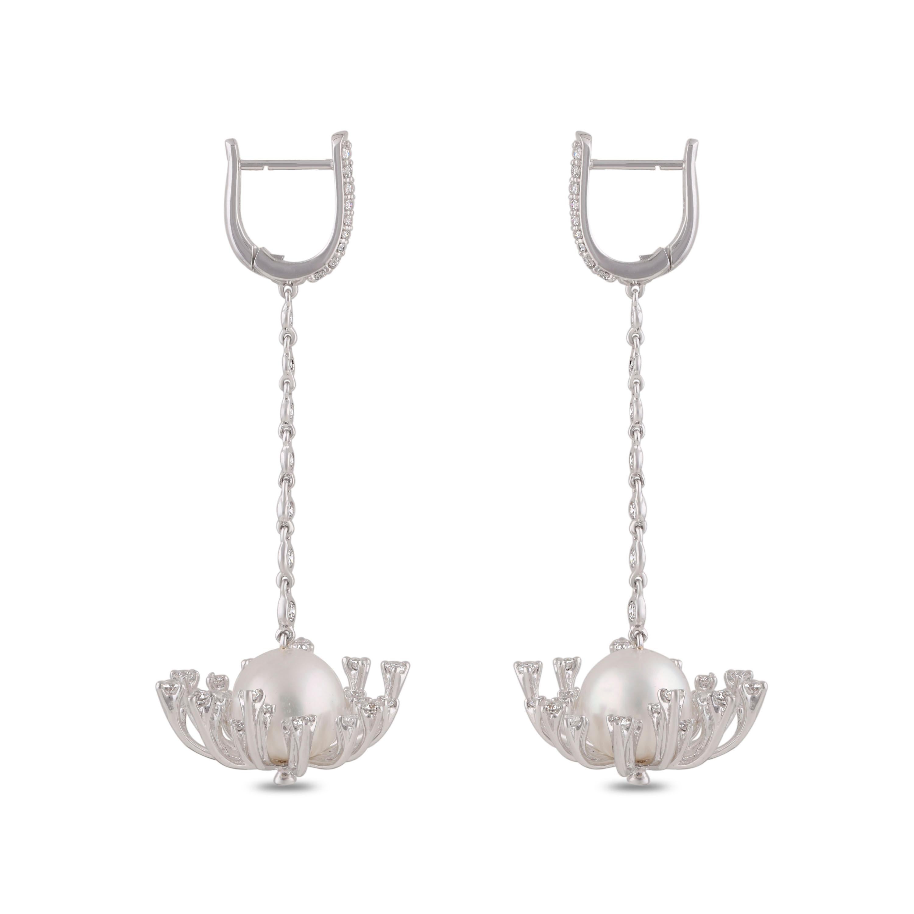 Studio Rêves Diamonds and Pearl Chandelier Earrings in 18 Karat White Gold For Sale 1