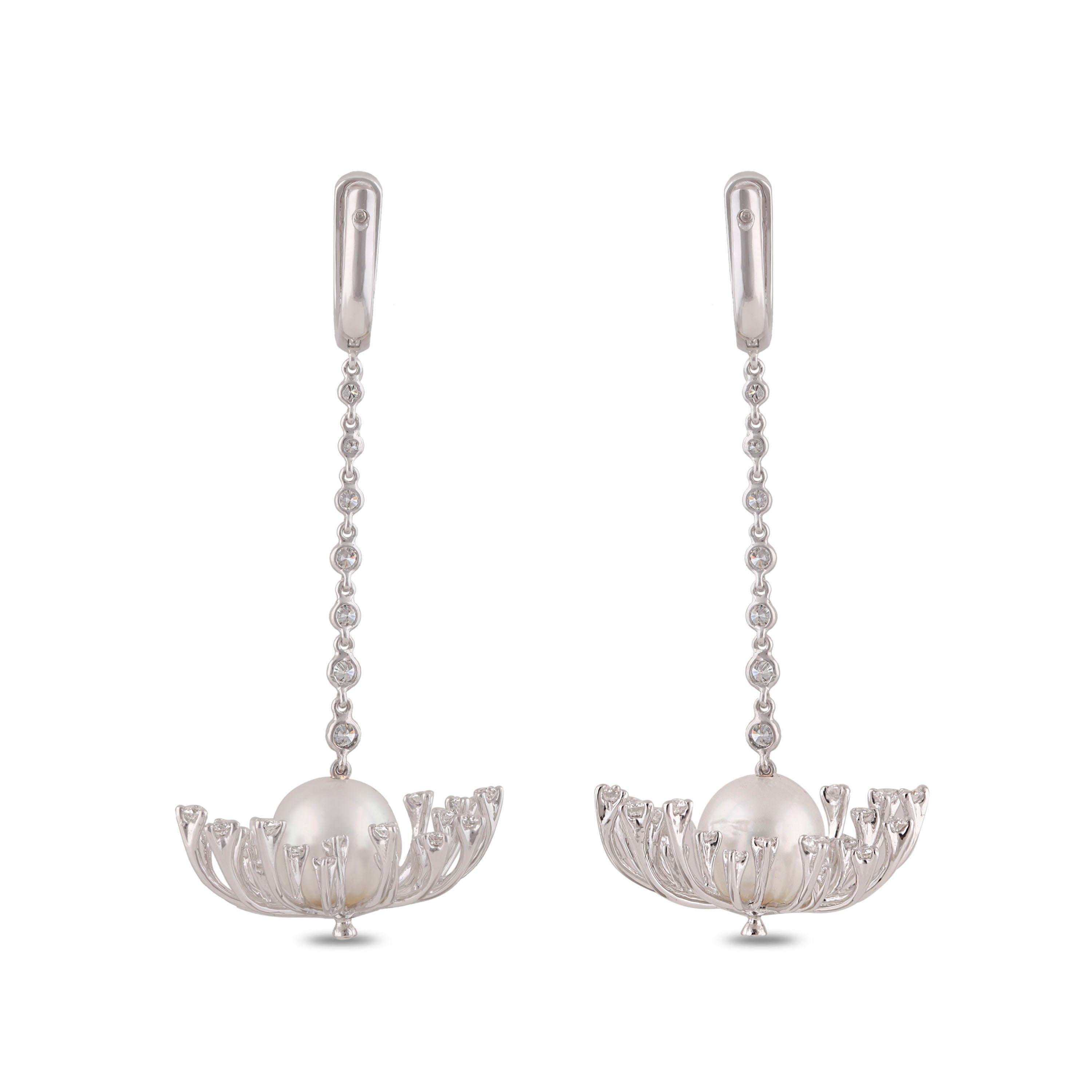 Studio Rêves Diamonds and Pearl Chandelier Earrings in 18 Karat White Gold For Sale 2