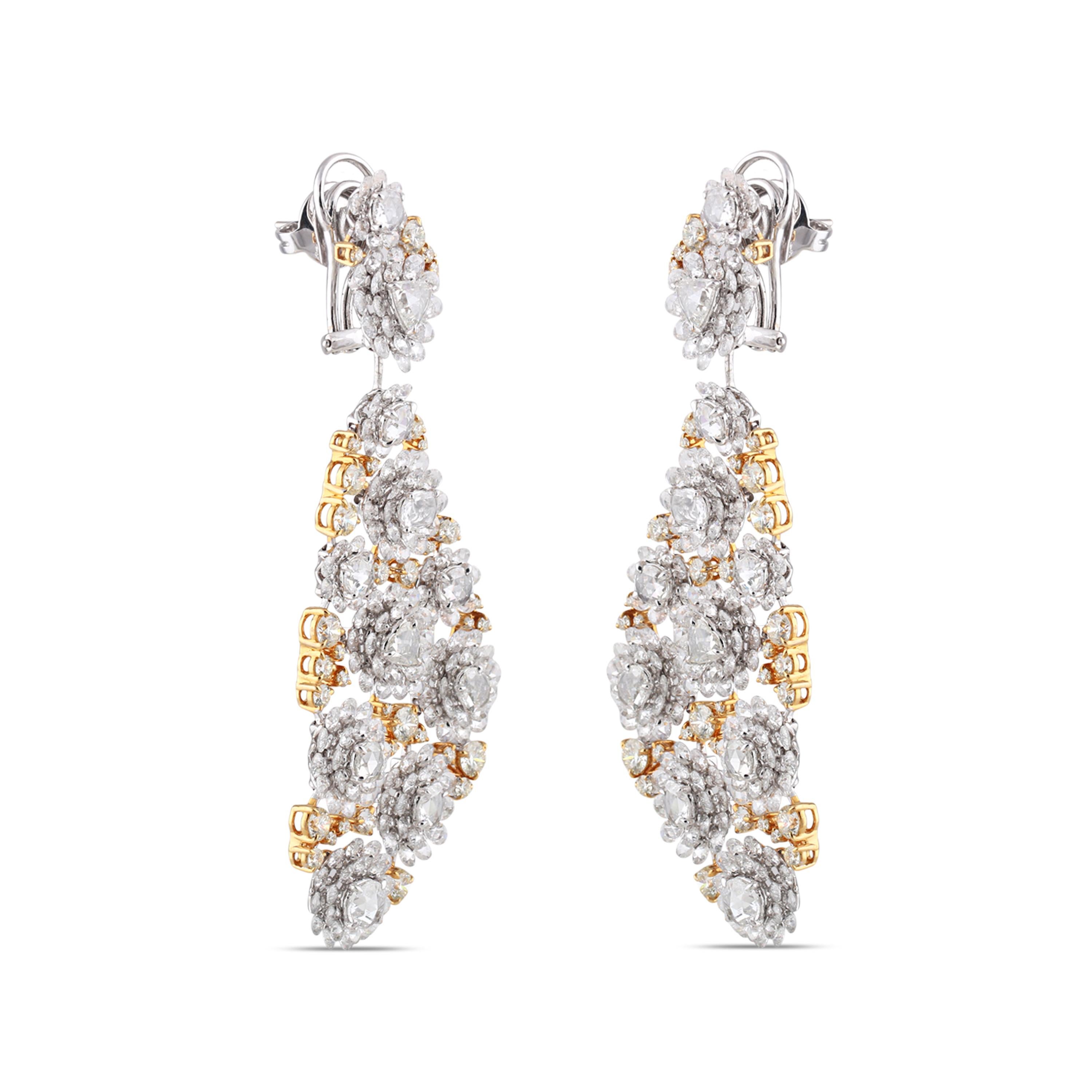 Studio Rêves Diamonds Floral Carpet Earrings in 18 Karat Gold In New Condition For Sale In Mumbai, Maharashtra