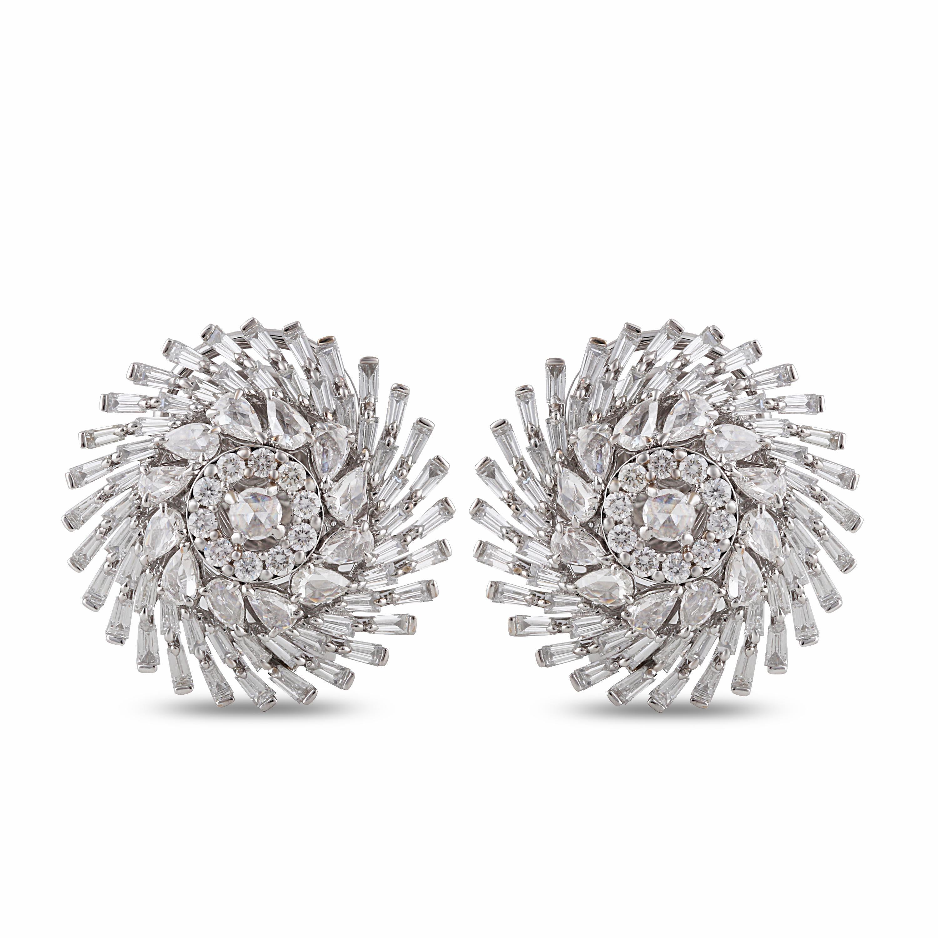 Baguette Cut Studio Rêves Diamonds Snowflakes Earrings in 18 Karat Gold For Sale