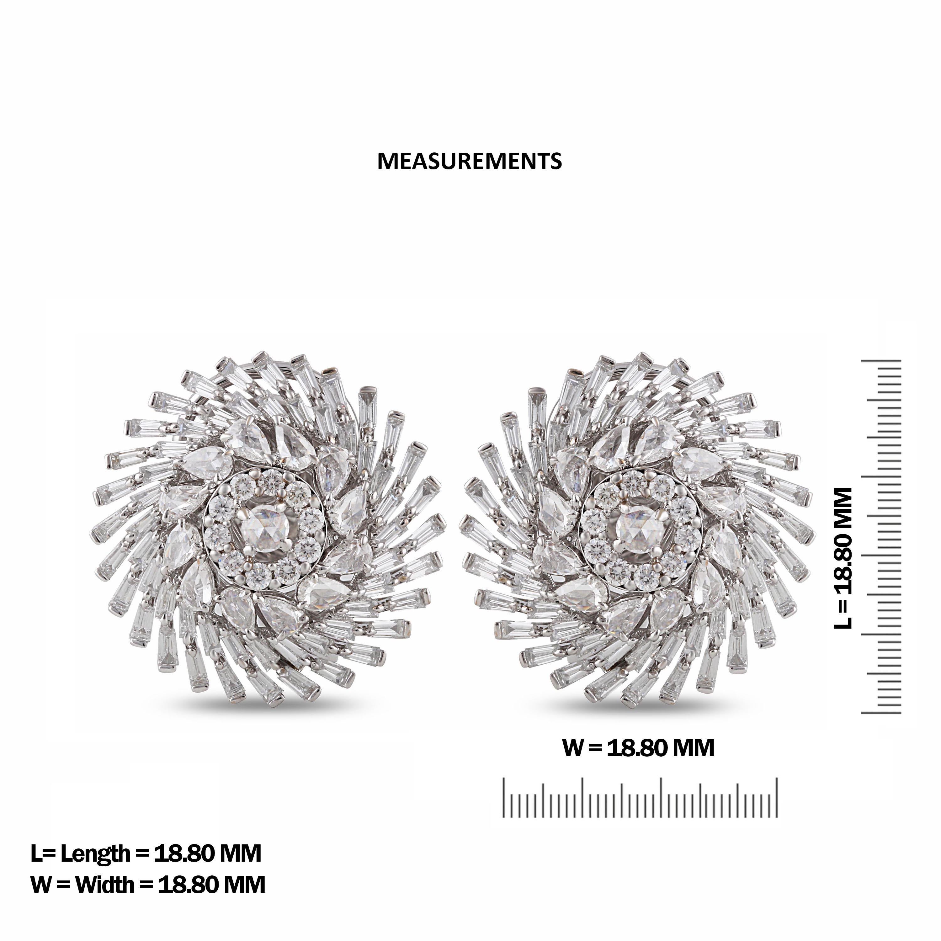 Modern Studio Rêves Diamonds Snowflakes Stud Earrings in 18 Karat Gold For Sale