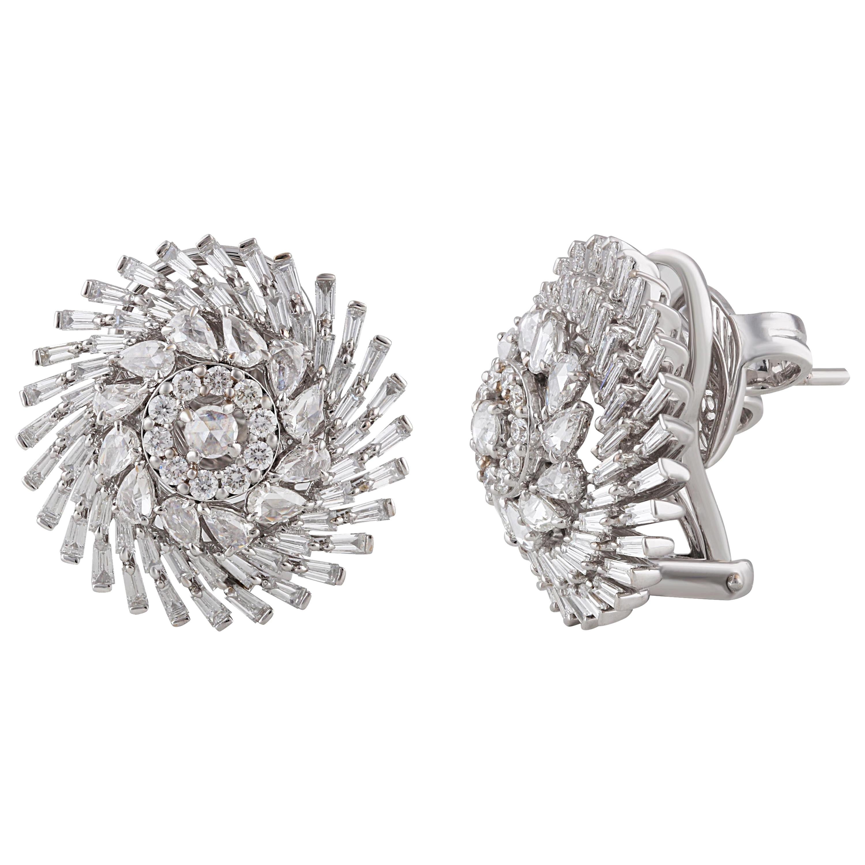 Taille baguette Studio Rêves Diamonds Boucles d'oreilles Snowflakes en or 18 carats en vente