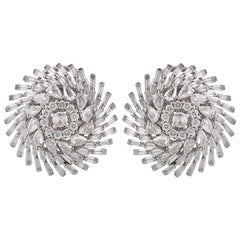 Studio Rêves Diamonds Snowflakes Stud Earrings in 18 Karat Gold