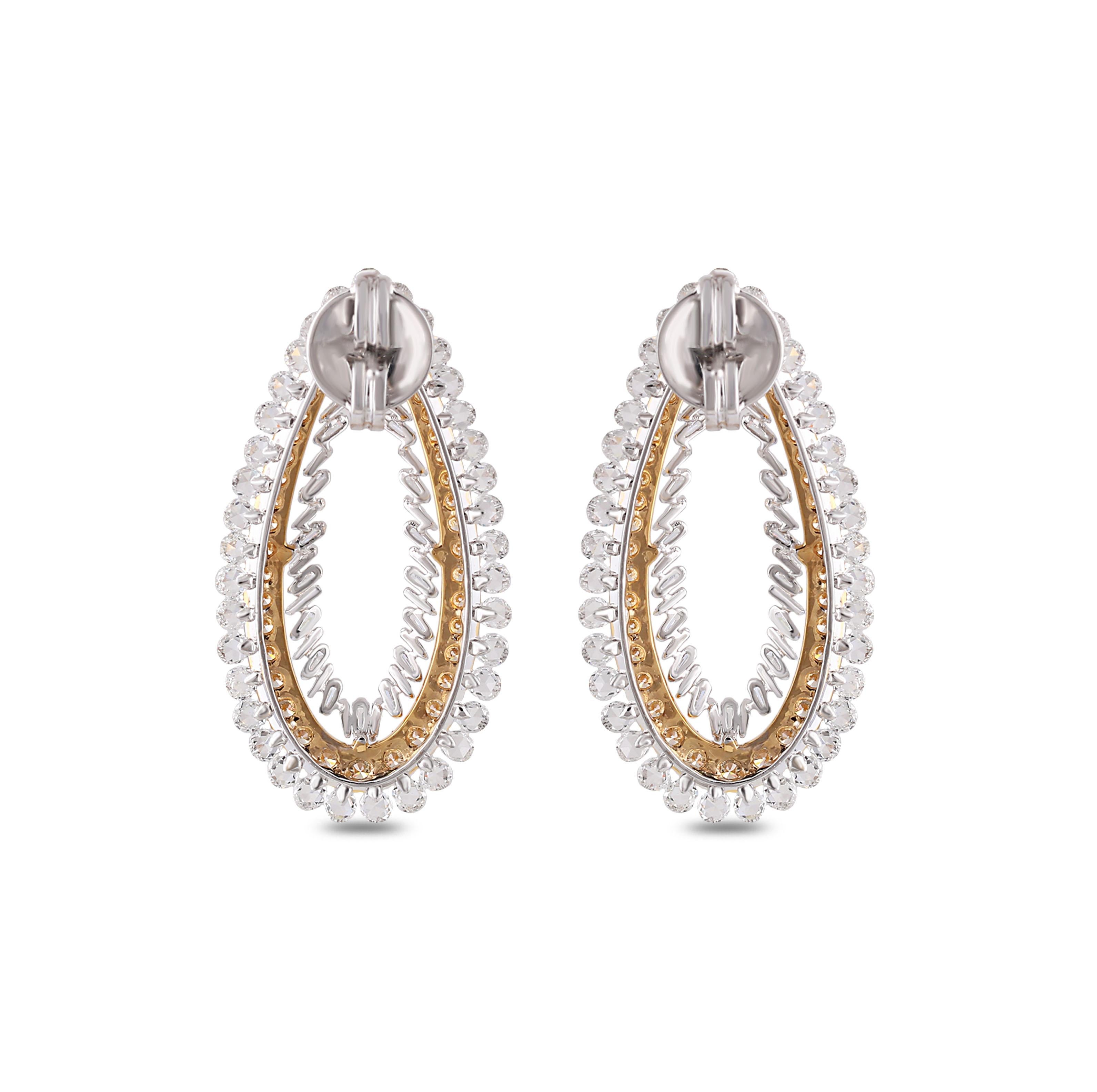 Studio Rêves Drop Diamond Stud Earrings in 18 Karat Gold In New Condition For Sale In Mumbai, Maharashtra