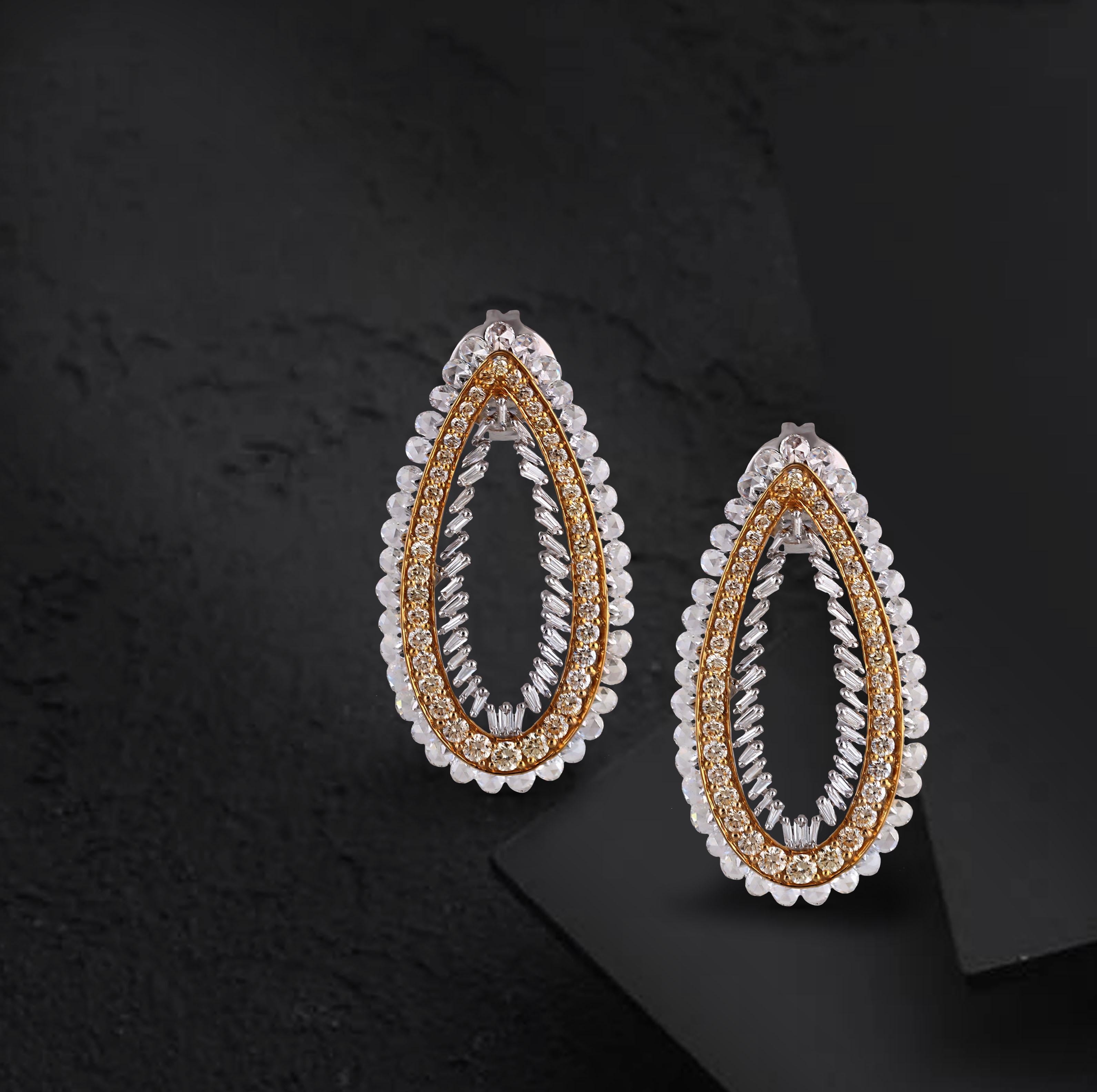 Women's Studio Rêves Drop Diamond Stud Earrings in 18 Karat Gold For Sale