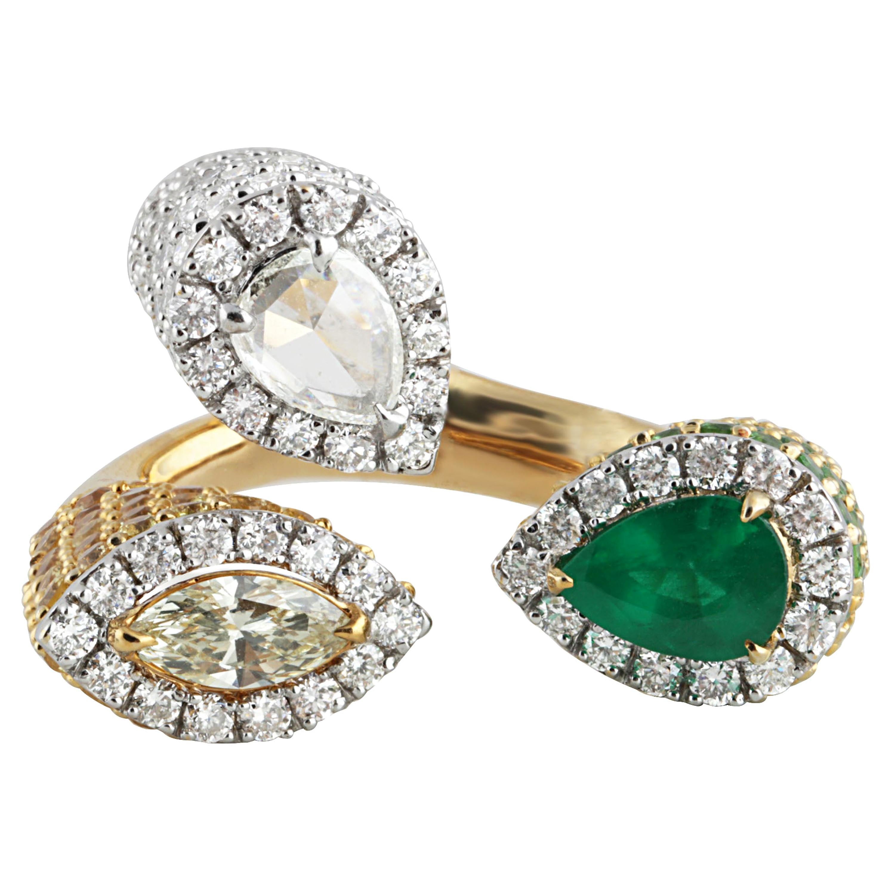 Studio Rêves Emerald and Diamond Claw Cocktail Ring in 18 Karat Gold For Sale 1