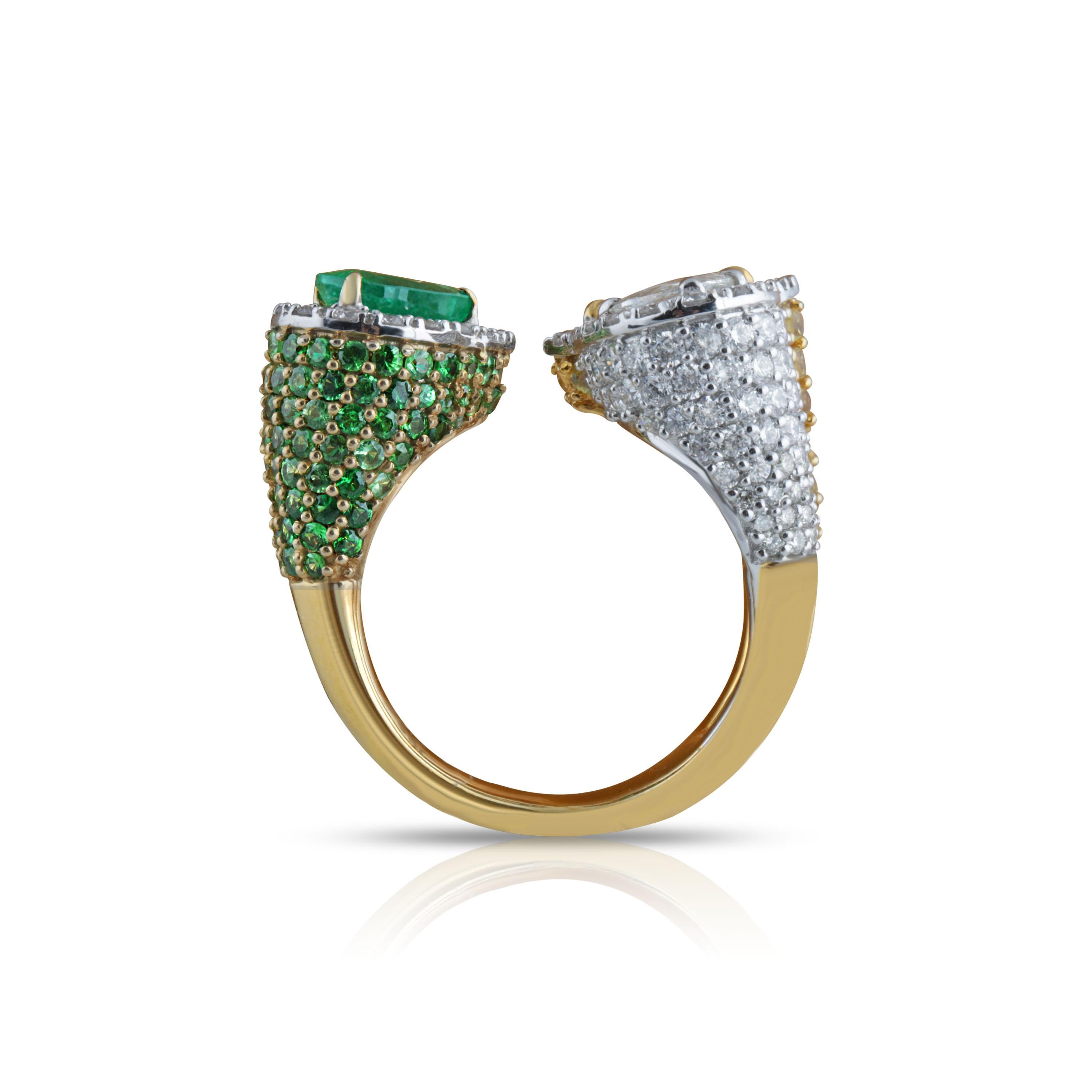 Studio Rêves Emerald and Diamond Claw Cocktail Ring in 18 Karat Gold For Sale 3