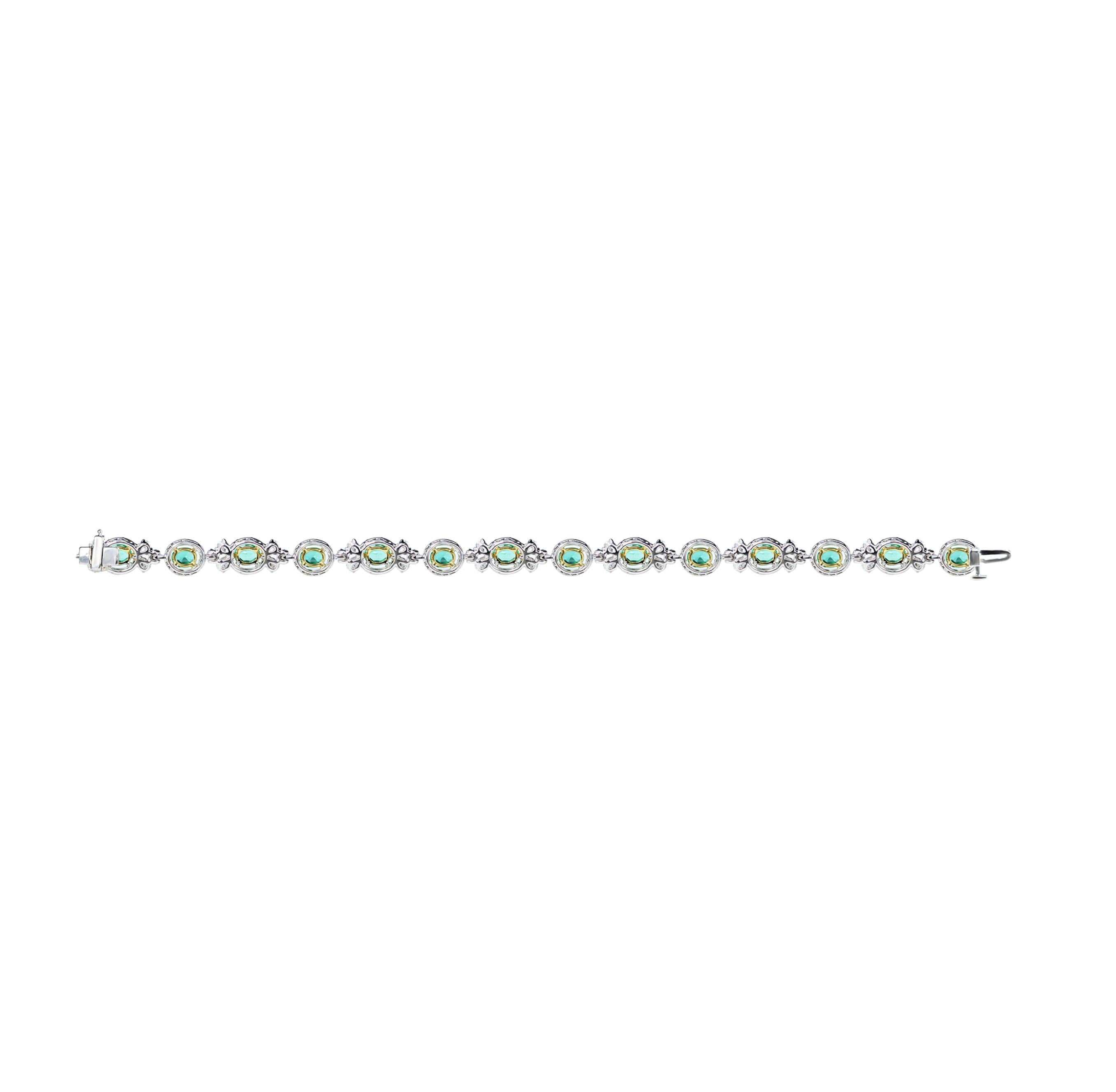 Studio Rêves Emerald and Diamond Tennis Bracelet in 18 Karat Gold For Sale 3