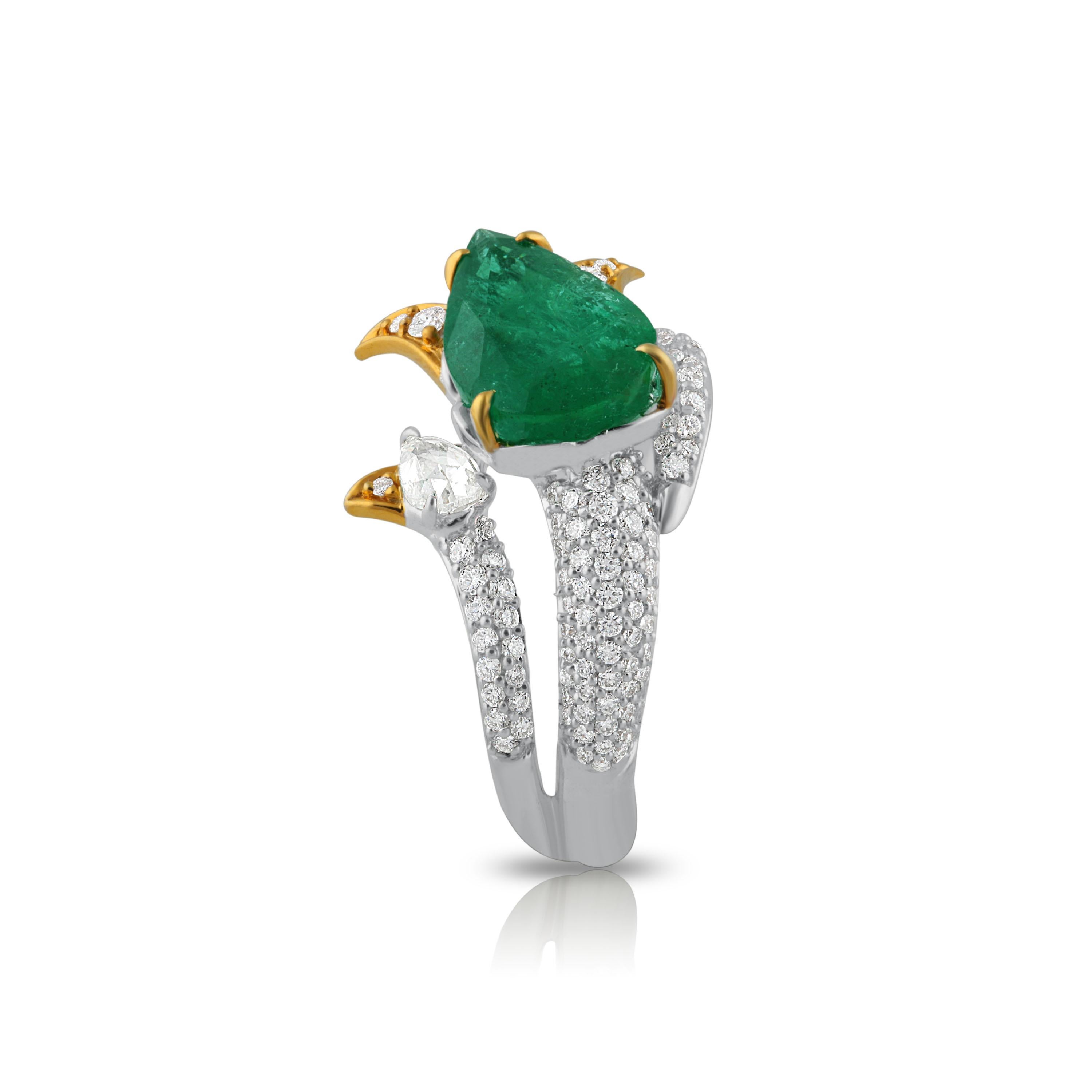 Women's Studio Rêves Emerald and Diamonds Bud Ring 18 Karat Gold For Sale