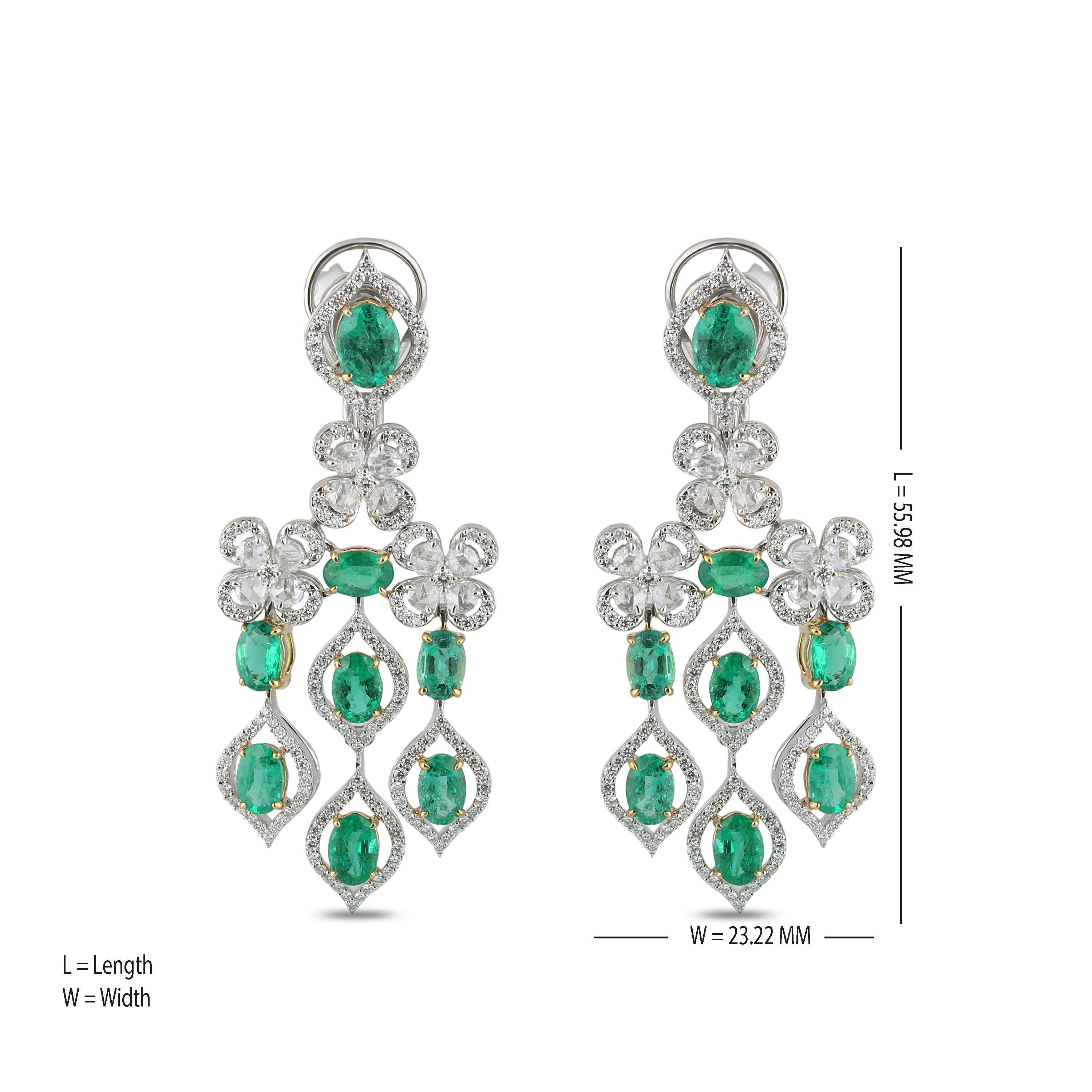 Studio Rêves Emerald and Diamonds Dangling Earrings in 18 Karat Gold In New Condition For Sale In Mumbai, Maharashtra