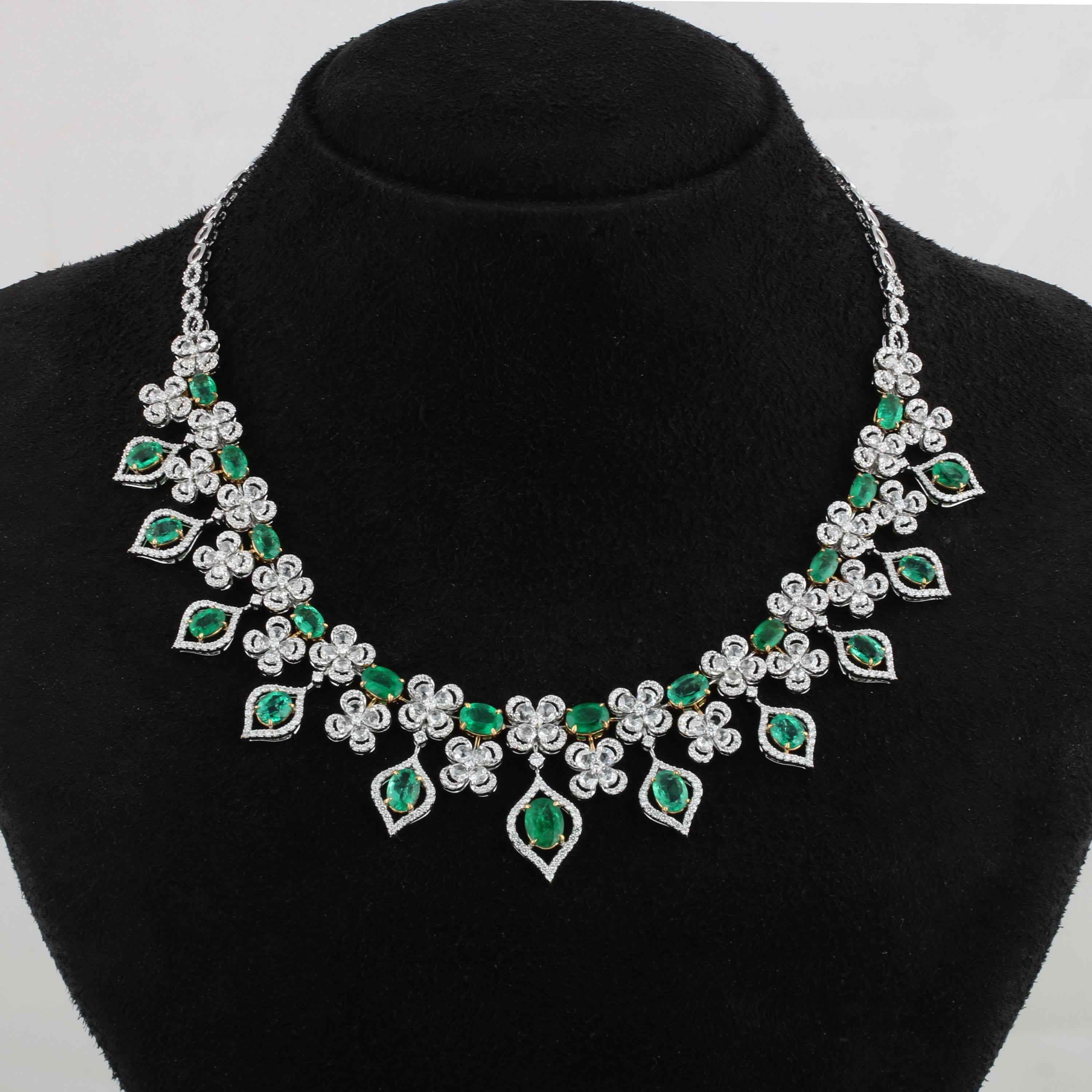Studio Rêves Emerald and Diamonds Necklace in 18 Karat Gold For Sale 1