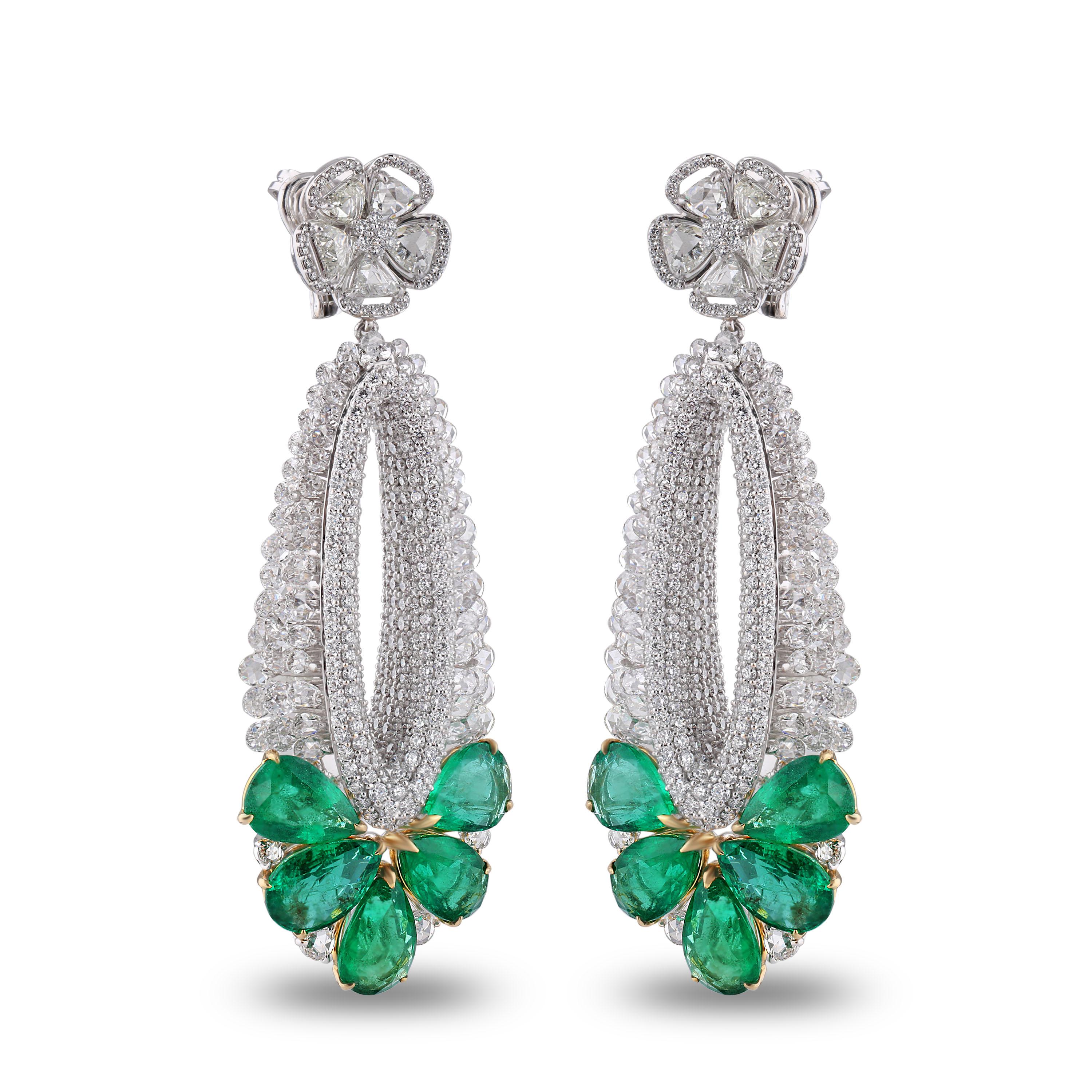 Studio Rêves Emerald and Rosecut Oval Dangling Earrings in 18 Karat Gold In New Condition For Sale In Mumbai, Maharashtra