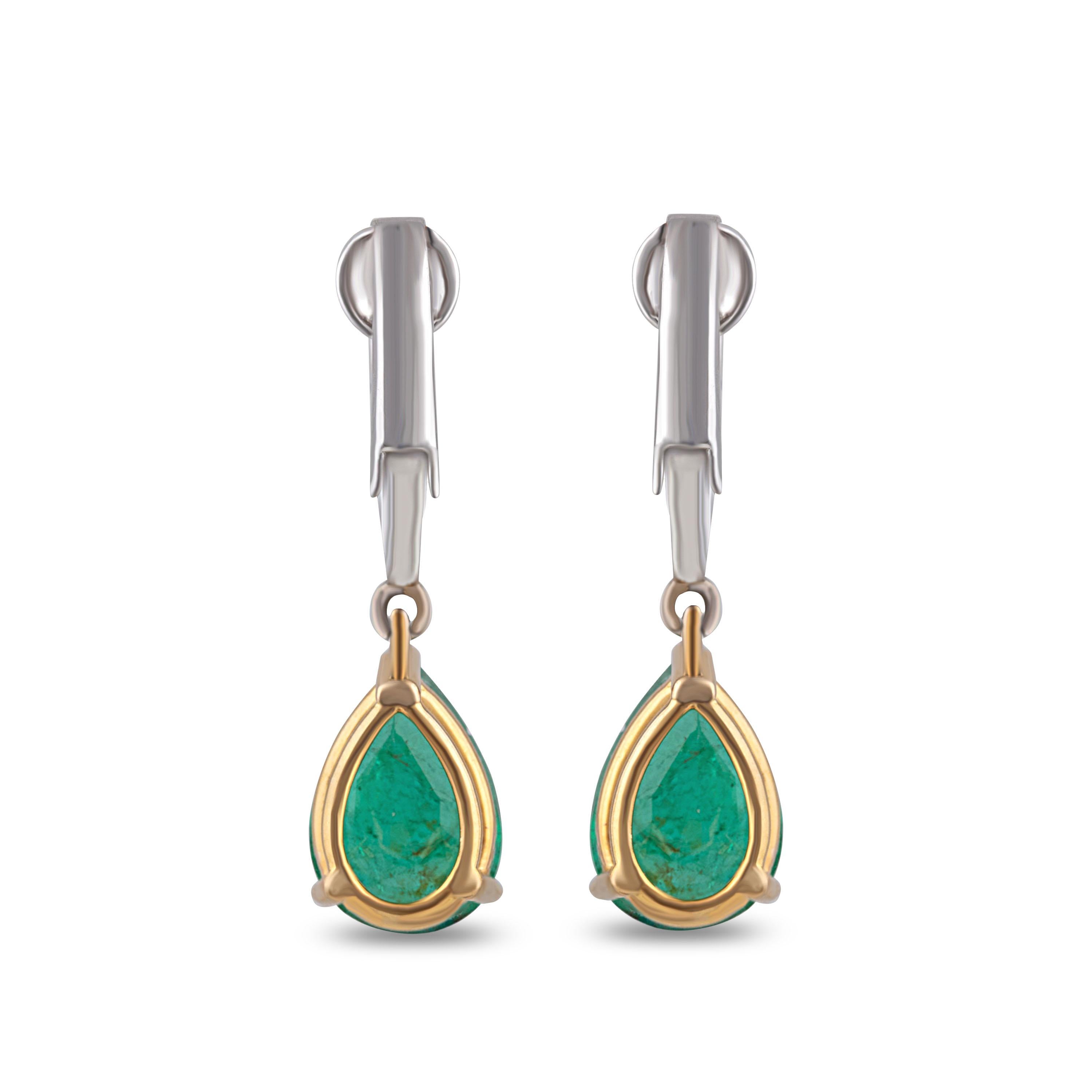 Studio Rêves Emerald Drop Dangling Earrings with Diamonds in 18 Karat Gold For Sale 2