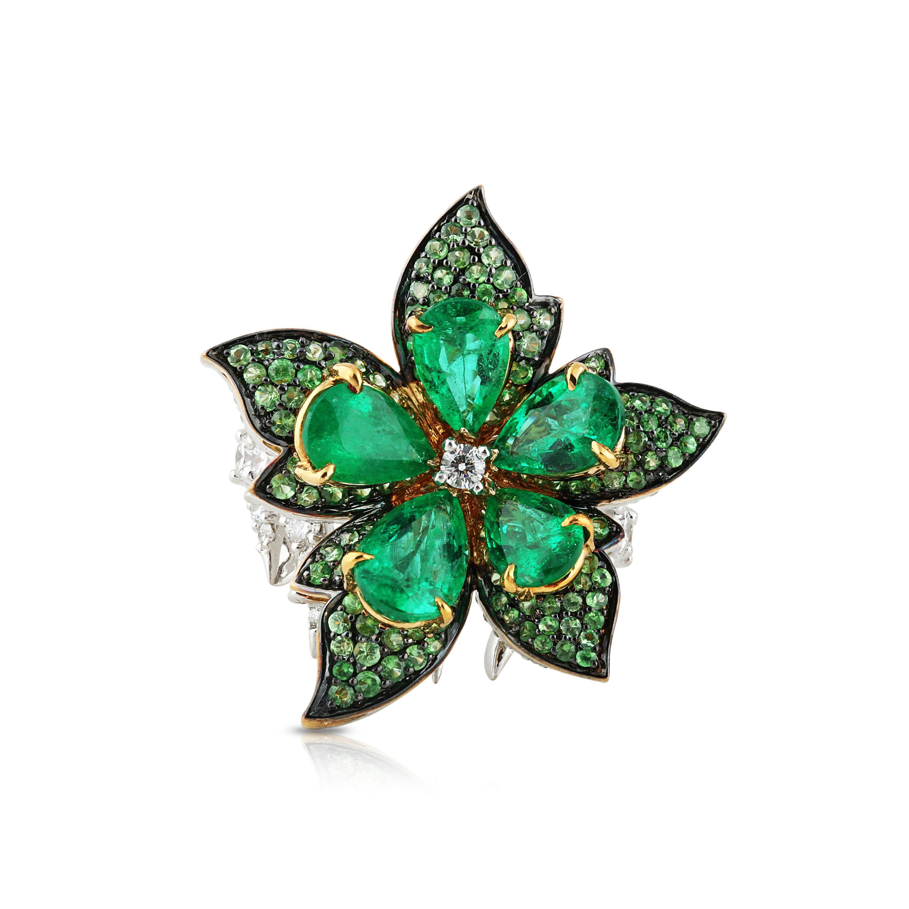 Studio Rêves Emeralds and Diamonds Floral Cocktail Ring in 18 Karat Gold For Sale 1