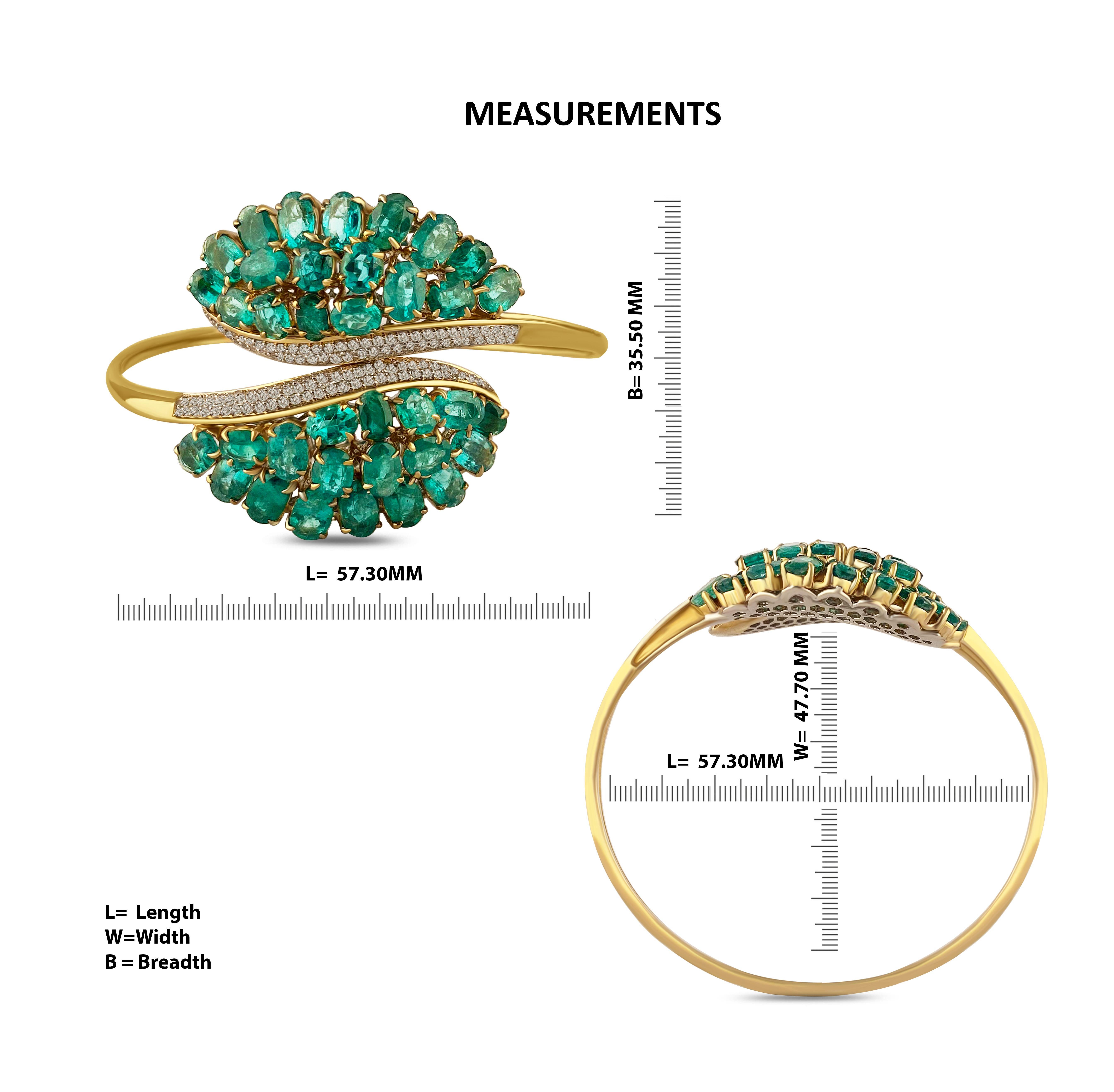 Contemporain Studio Rêves Bracelet en or jaune 18 carats orné d'une grappe ovale d'émeraudes fantaisie en vente