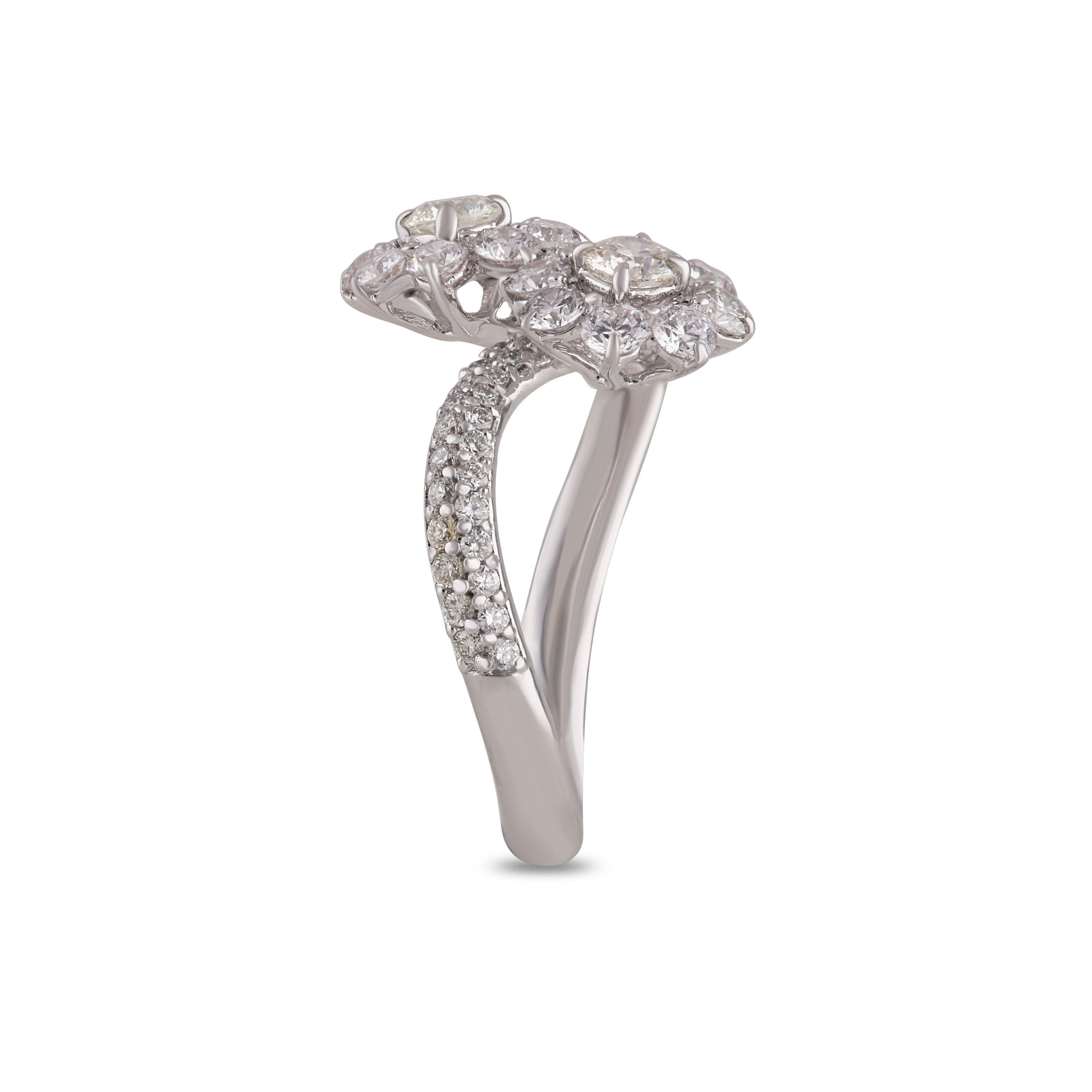 Studio Rêves Floral Diamond Cluster Ring in 18 Karat Gold For Sale 1