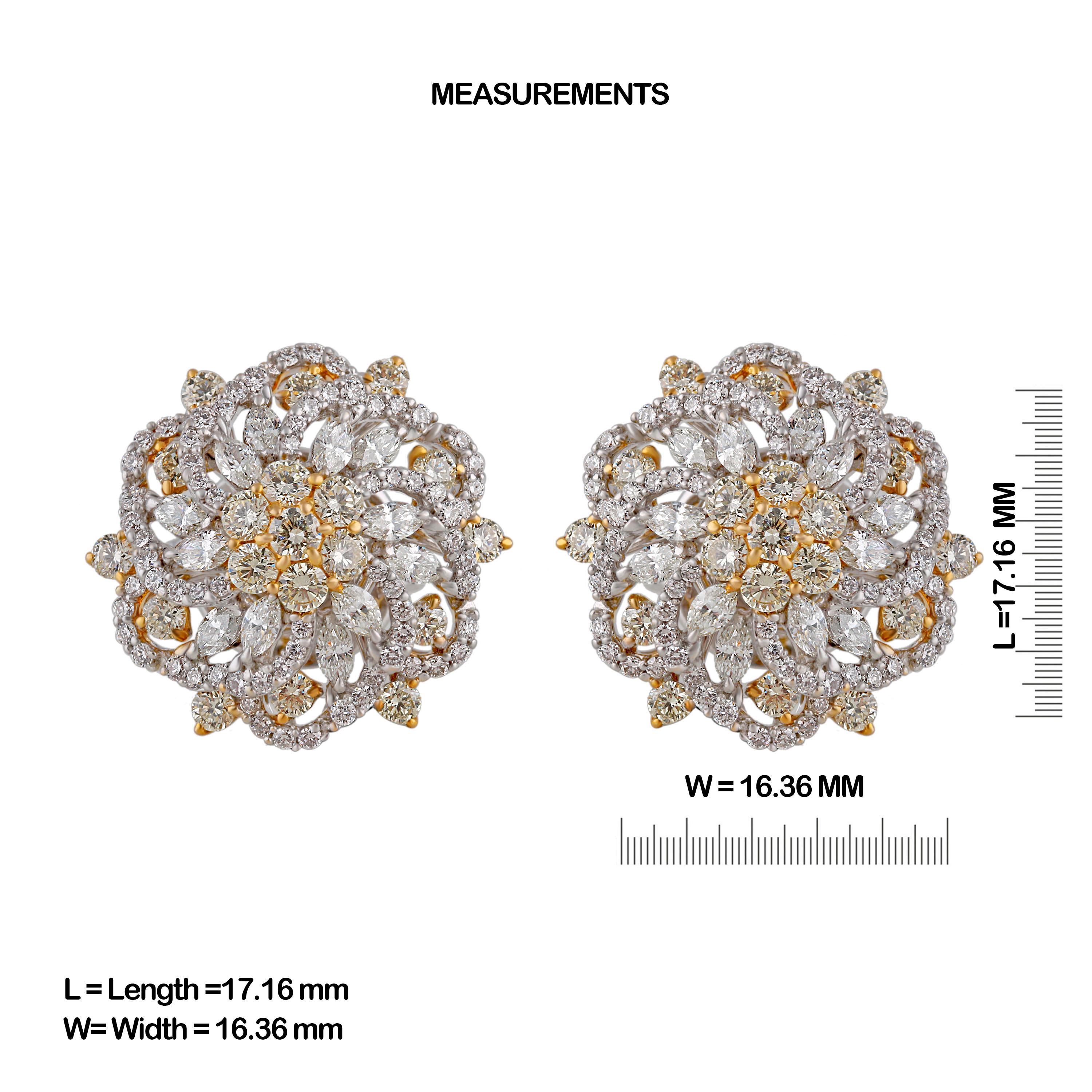 Modern Studio Rêves Floral Stud Earrings in Diamonds and 18 Karat Gold For Sale