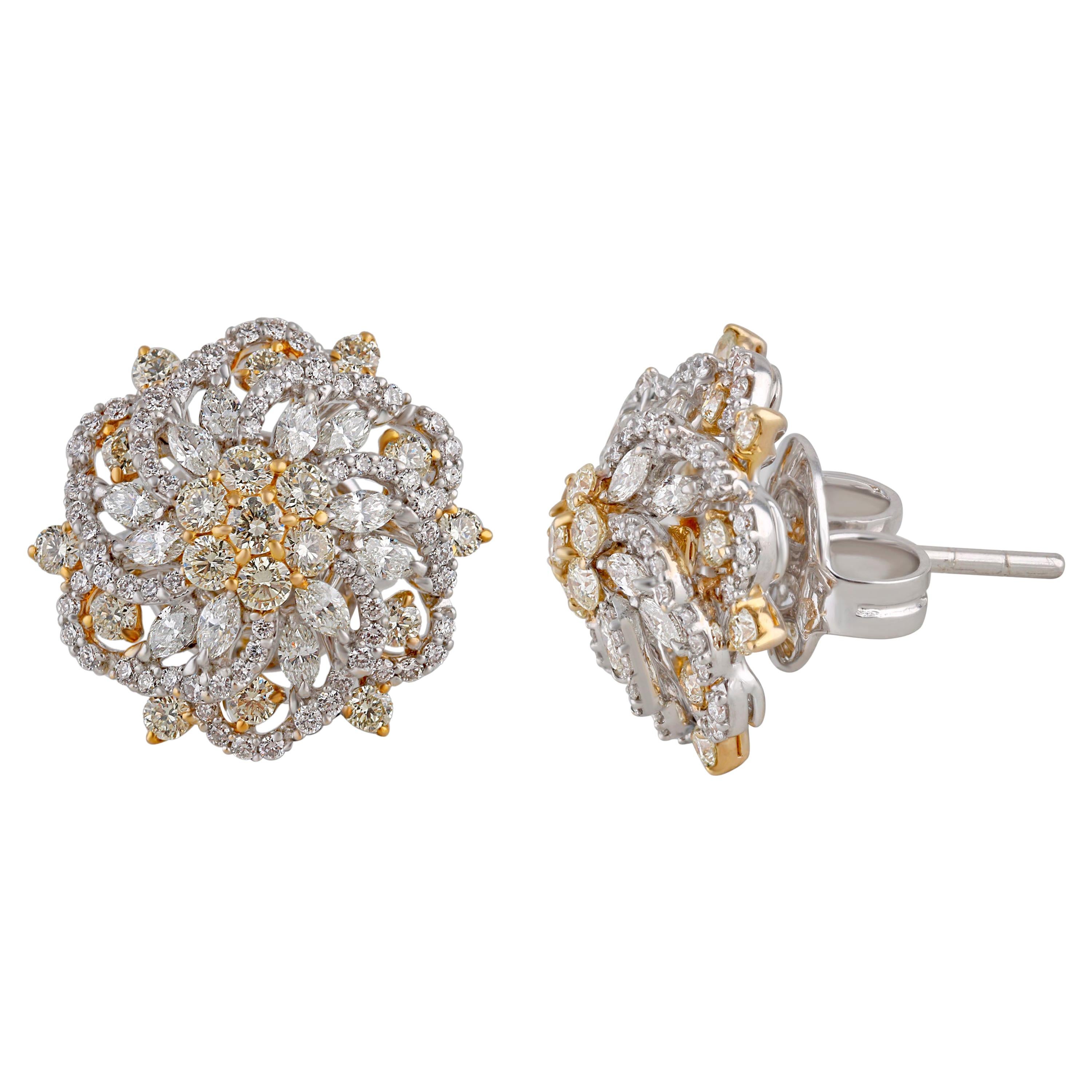 Studio Rêves Floral Stud Earrings in Diamonds and 18 Karat Gold For Sale