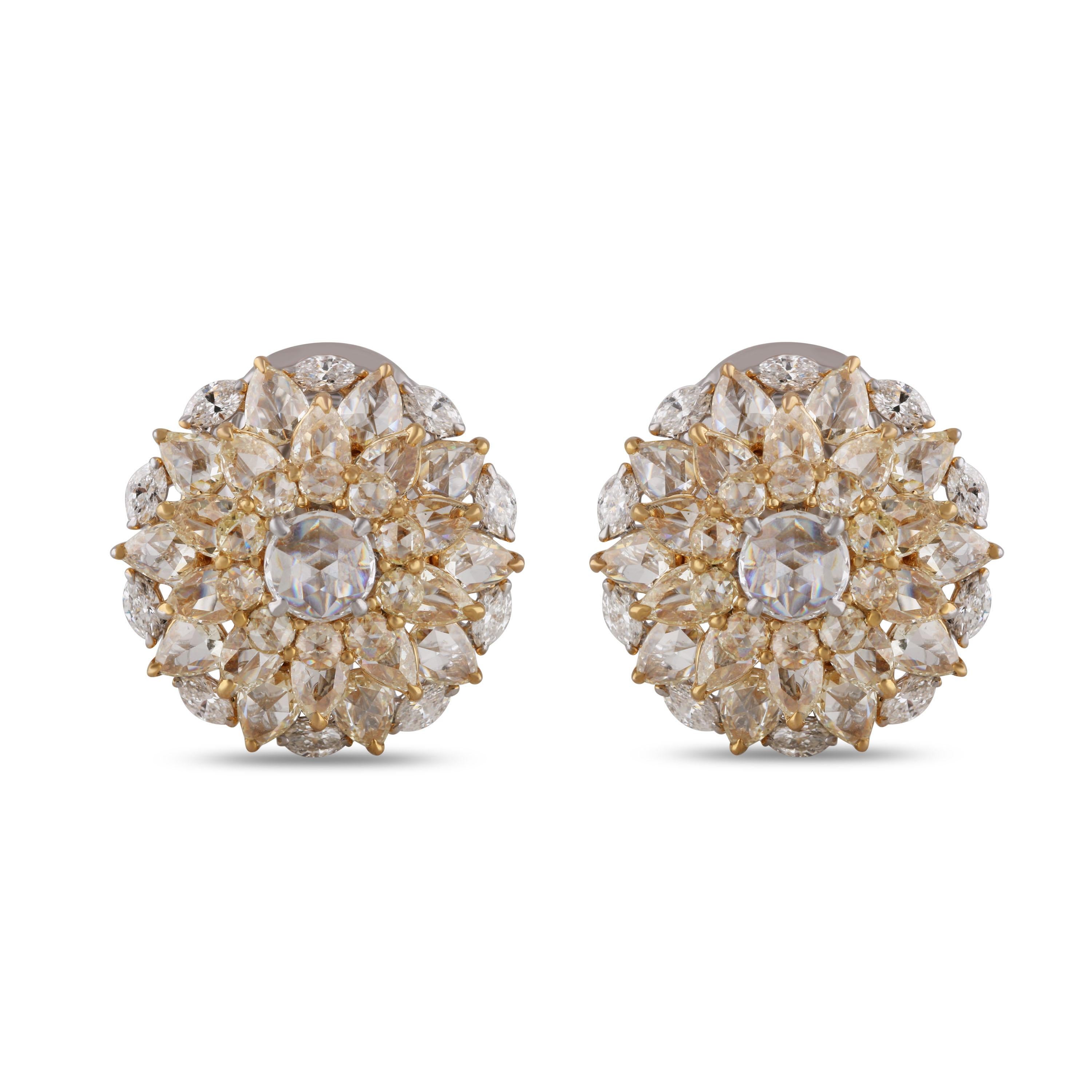 Women's Studio Rêves Floret Diamond Stud Earrings in 18 Karat Gold For Sale