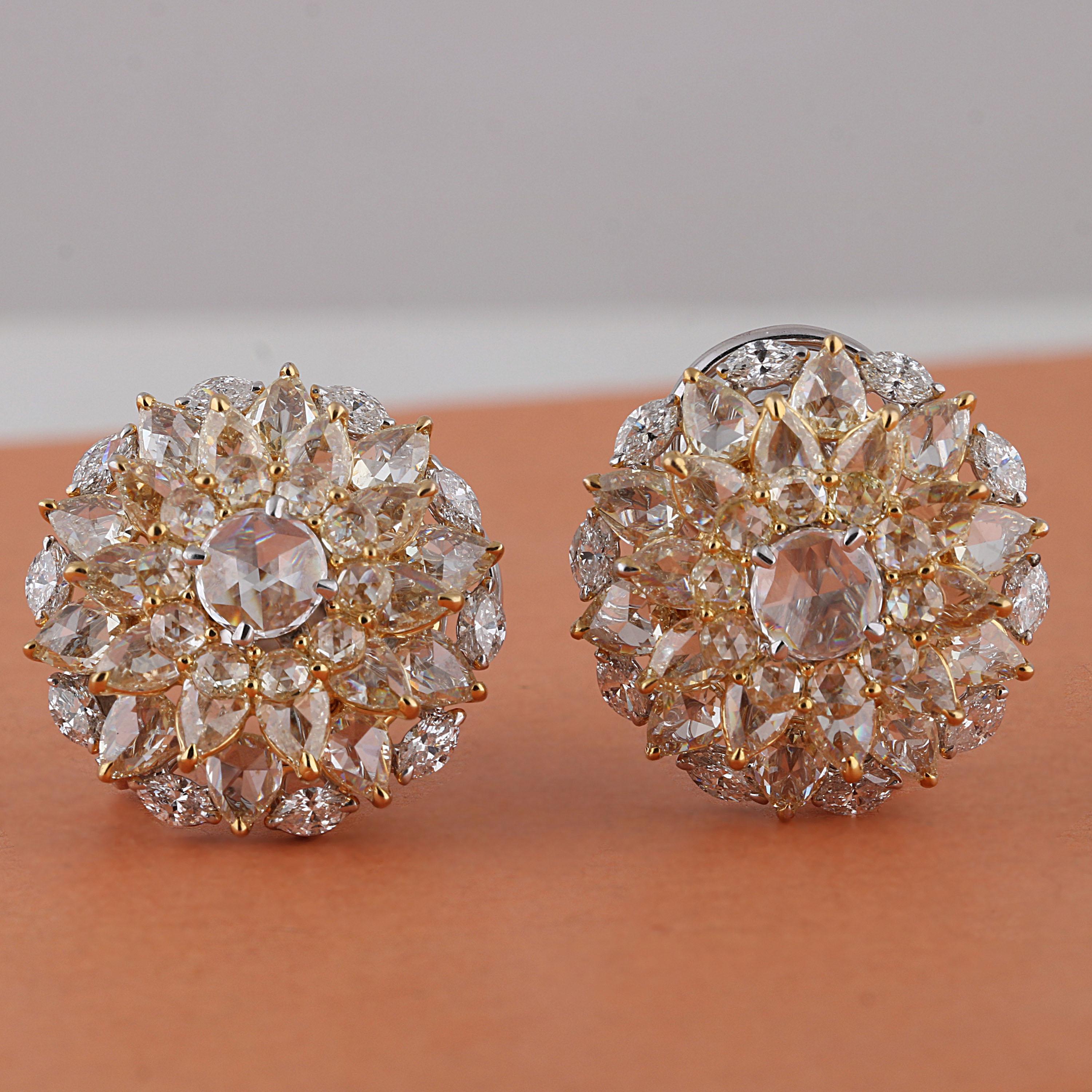 Studio Rêves Floret Diamond Stud Earrings in 18 Karat Gold For Sale 3