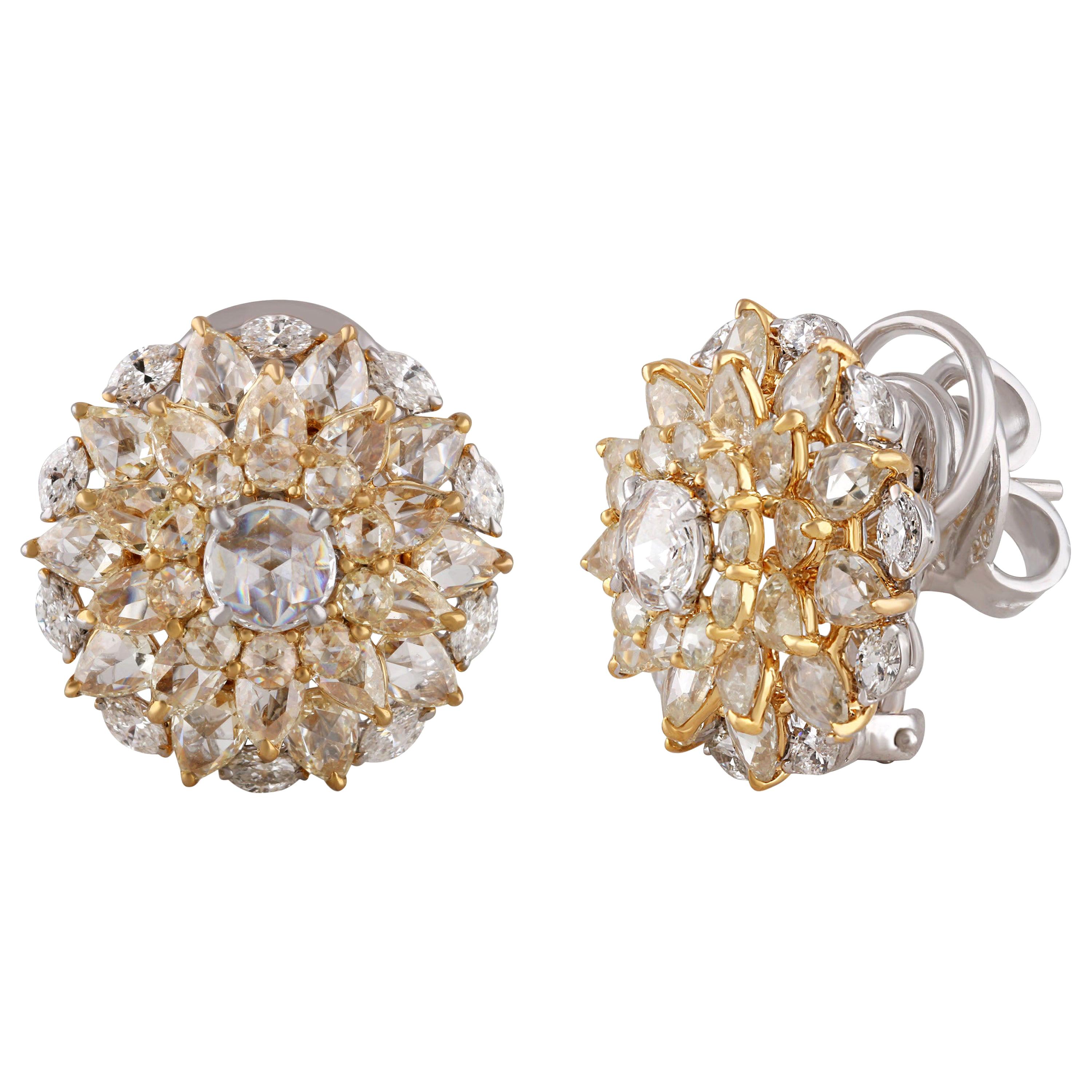 Studio Rêves Floret Diamond Stud Earrings in 18 Karat Gold For Sale