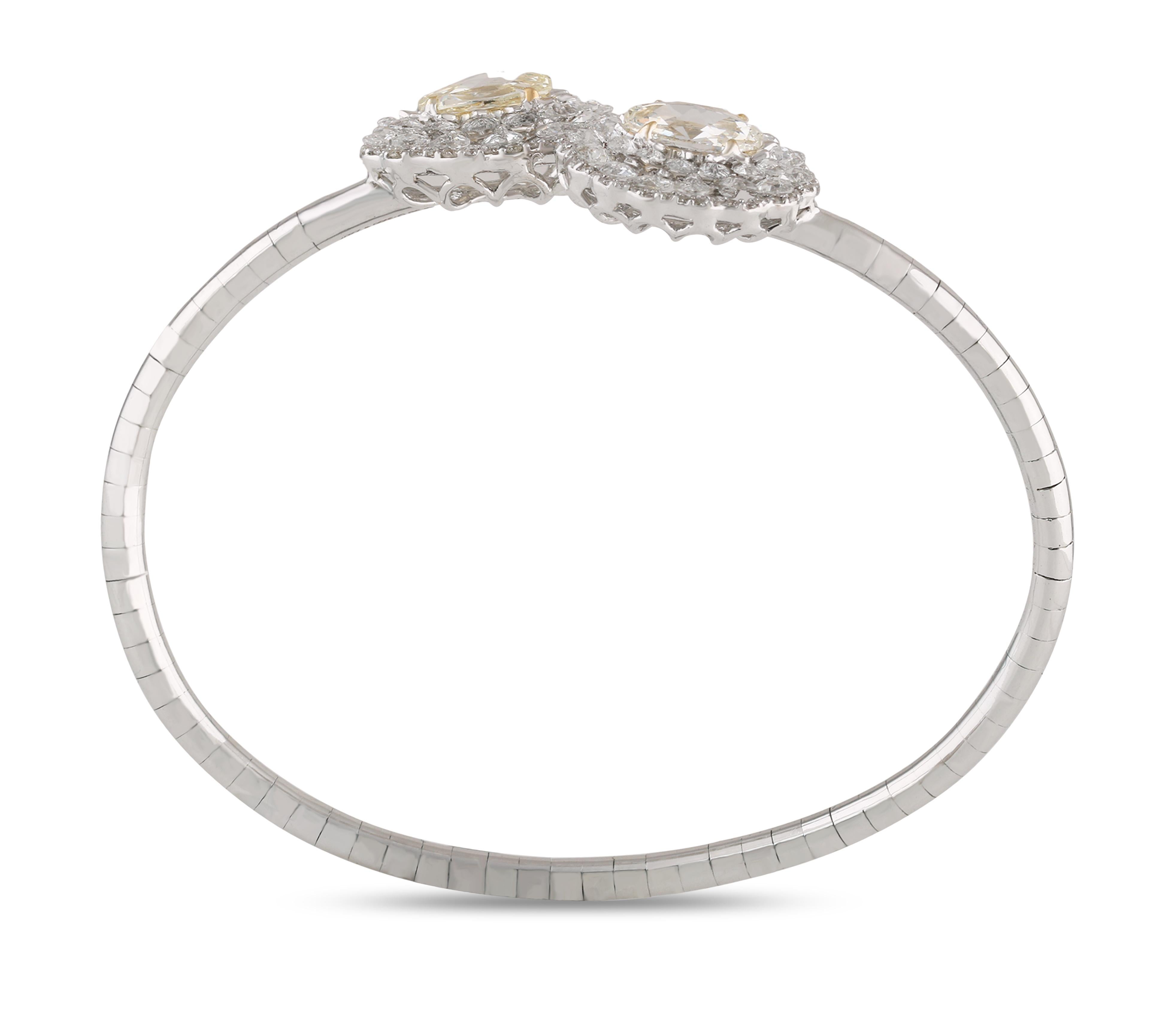 Studio Rêves Floret Rose Cut Diamond Bracelet in 18 Karat Gold For Sale 2