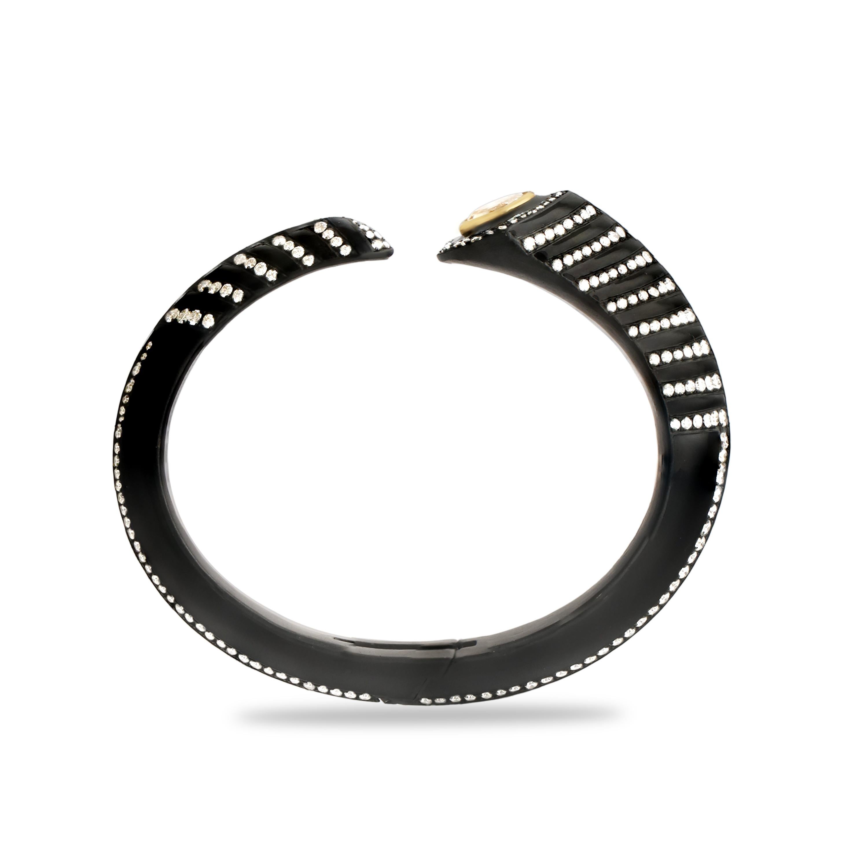 Contemporary Studio Rêves “Golden Radiance” Yellow Cushion Diamond Gold & Titanium Bracelet For Sale