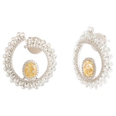 Studio Rêves "Golden Whispers" in Rosecut Diamond Halo in 18K Yellow Gold