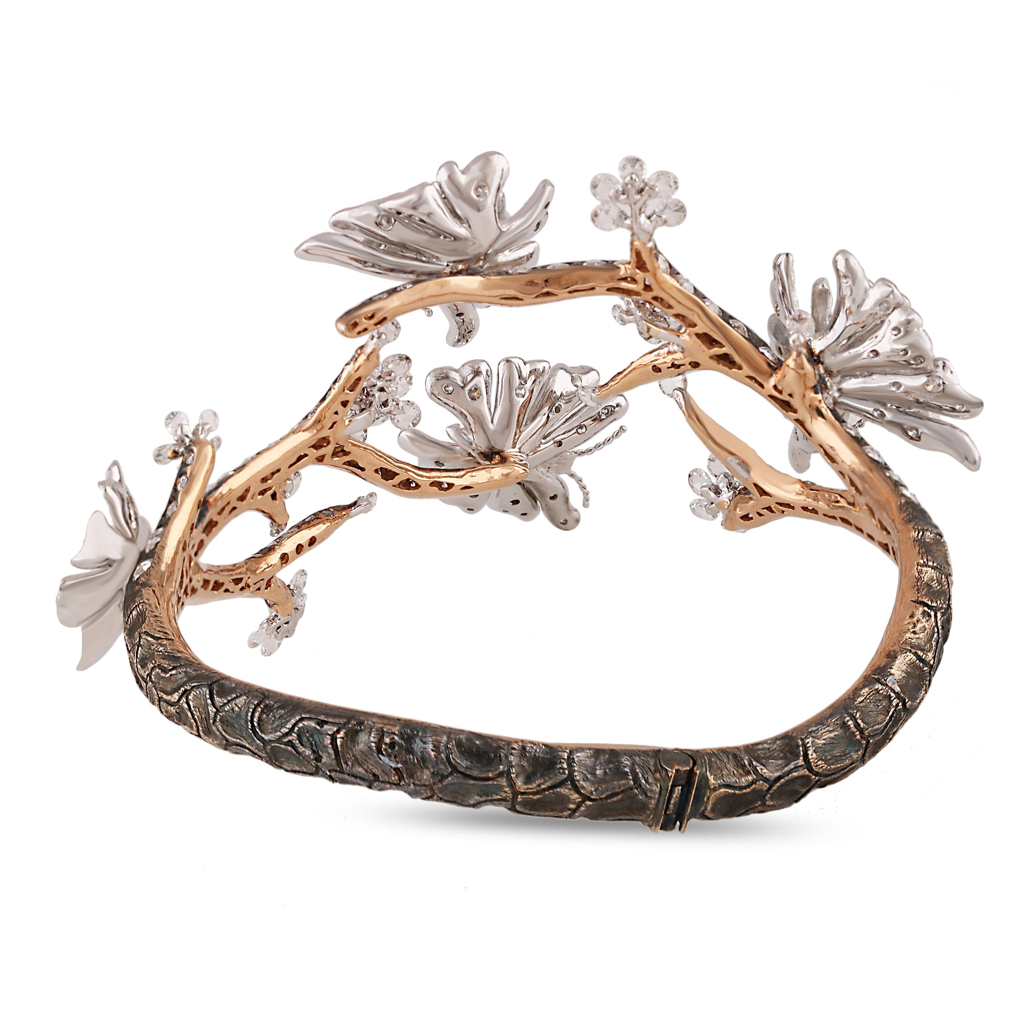 Studio Rêves Handcrafted Diamond Butterfly Bracelet in 18 Karat Gold For Sale 1
