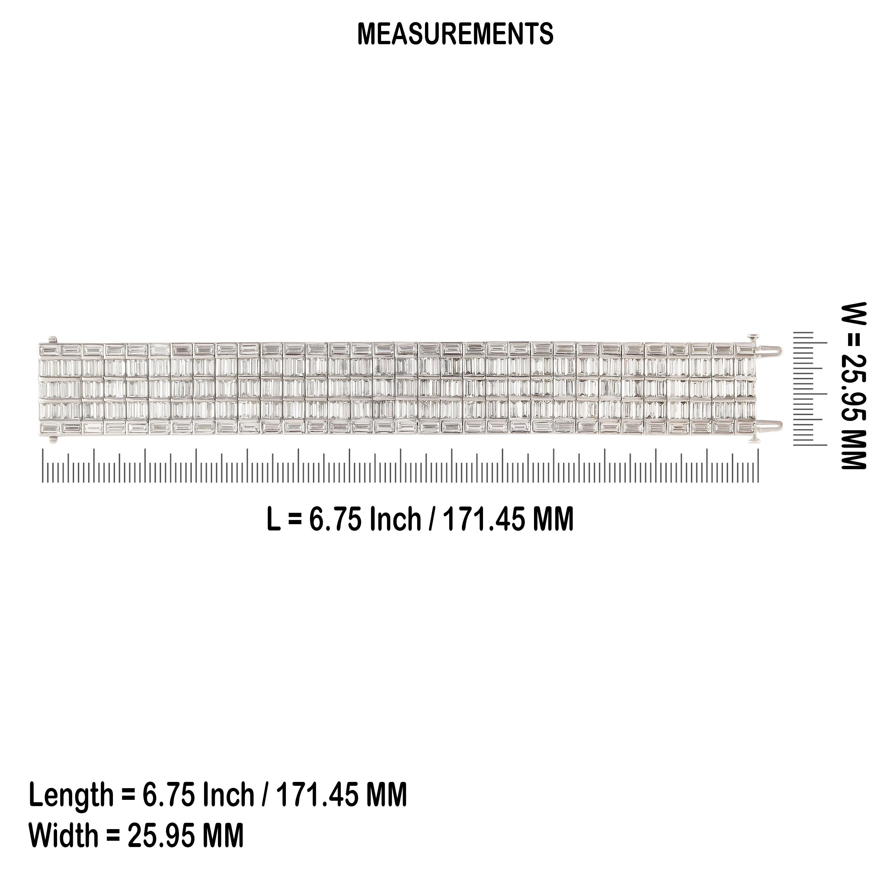 Studio Rêves Illumina Grand Baguette Diamond Bracelet in 18K White Gold en vente 1