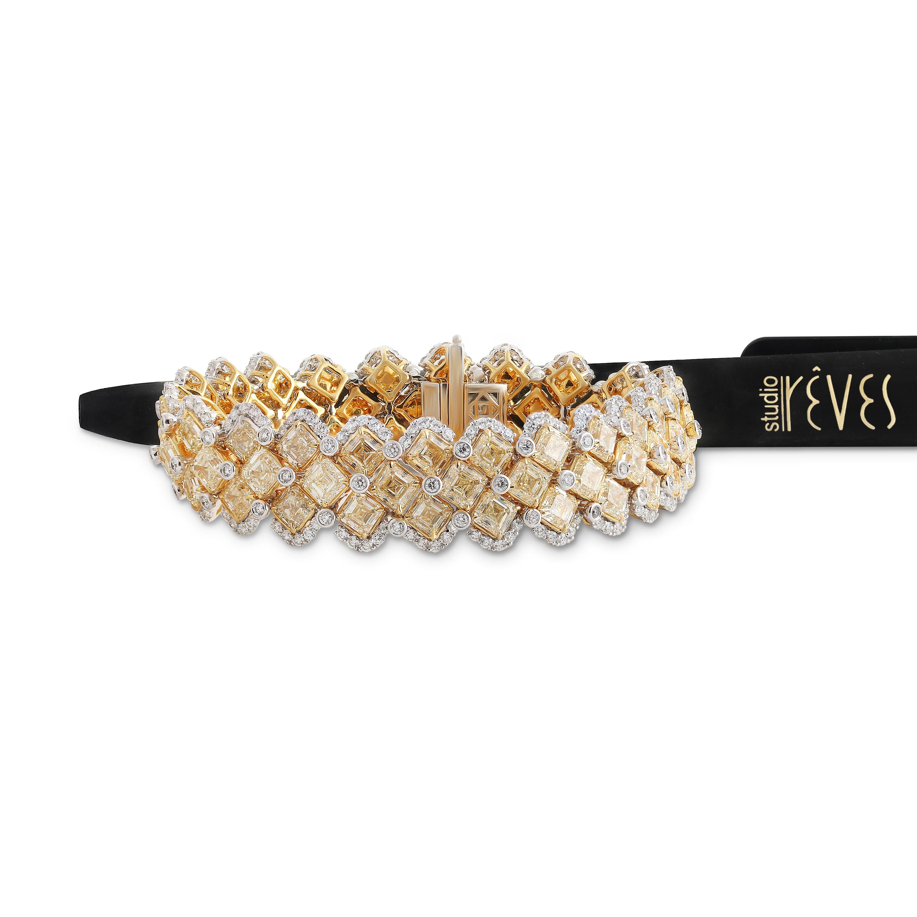 Studio Rêves Pulsera Entramado de Luz con Diamantes Asscher Amarillos en Oro de 18 K en Nuevo estado para la venta en Mumbai, Maharashtra