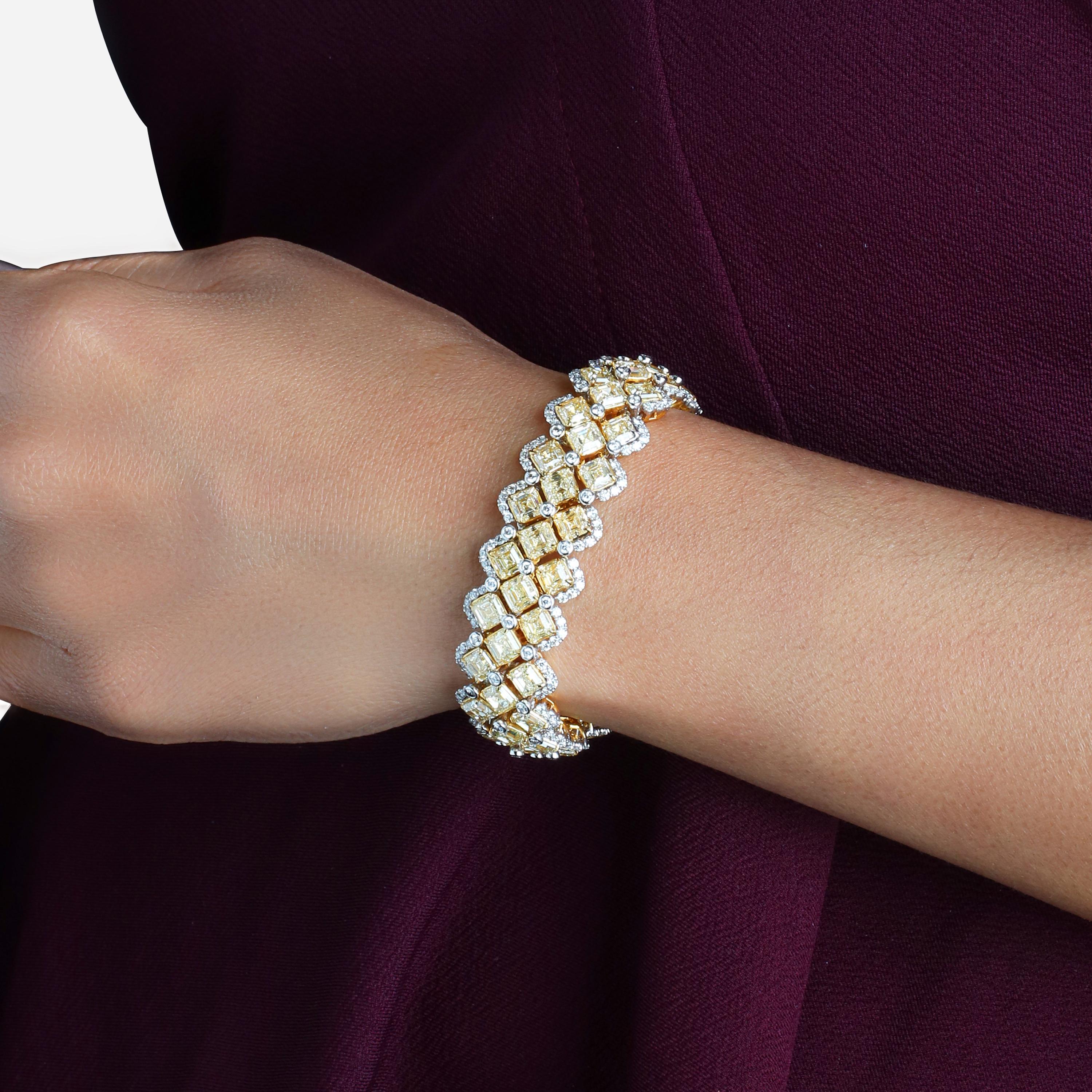 De las mujeres Studio Rêves Pulsera Entramado de Luz con Diamantes Asscher Amarillos en Oro de 18 K en venta